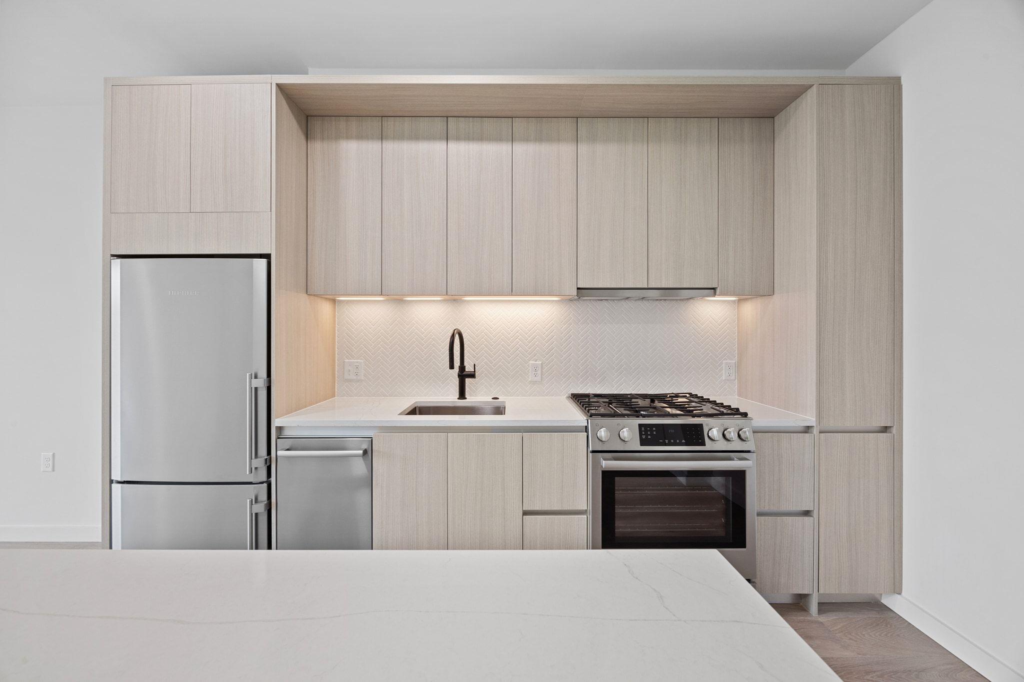 2209 S 1st St # 225, Austin, TX 78704