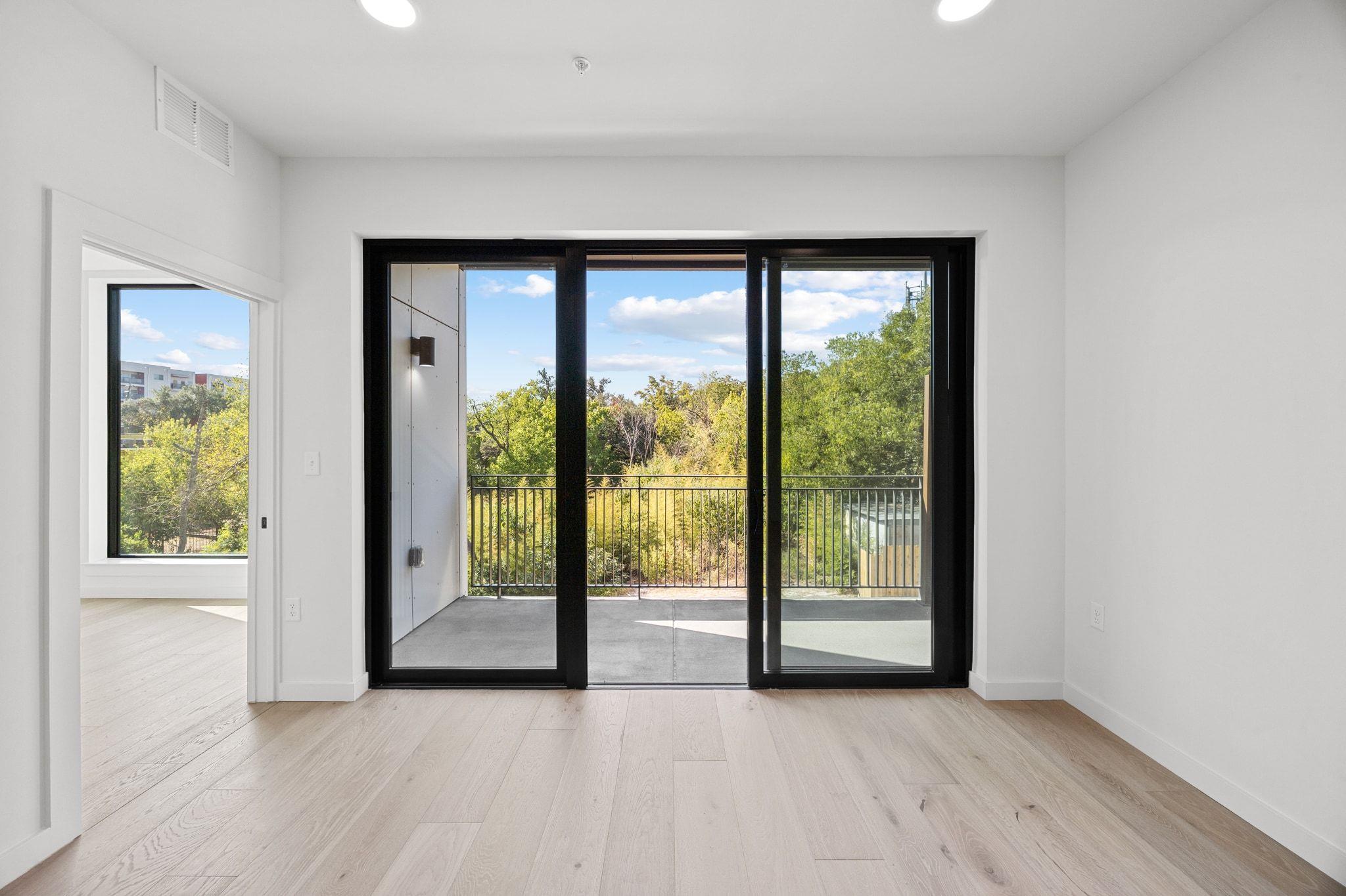 2209 S 1st St # 225, Austin, TX 78704