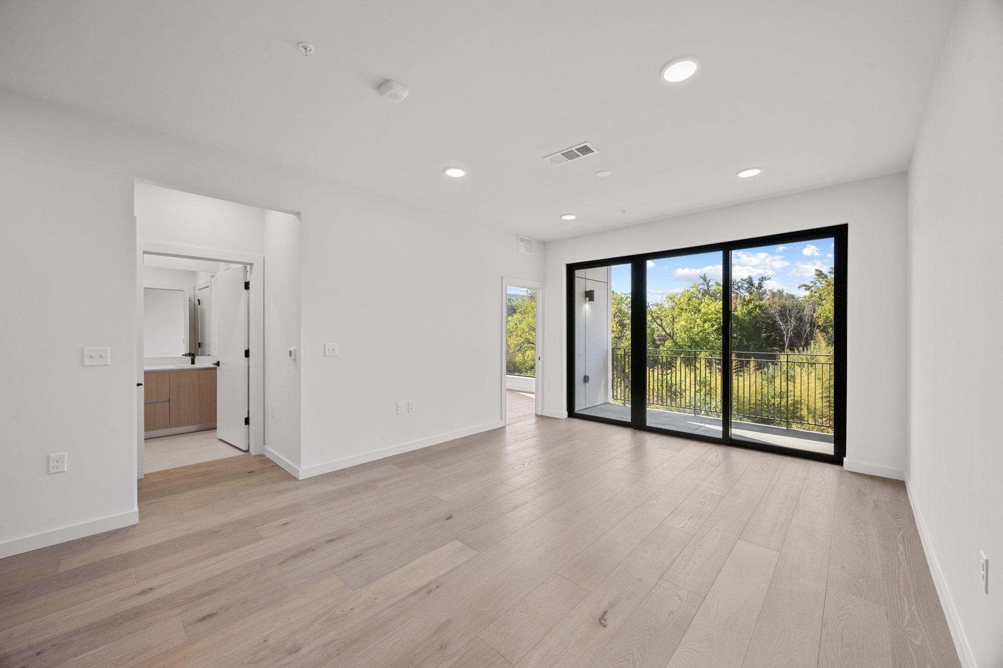 2209 S 1st St # 225, Austin, TX 78704