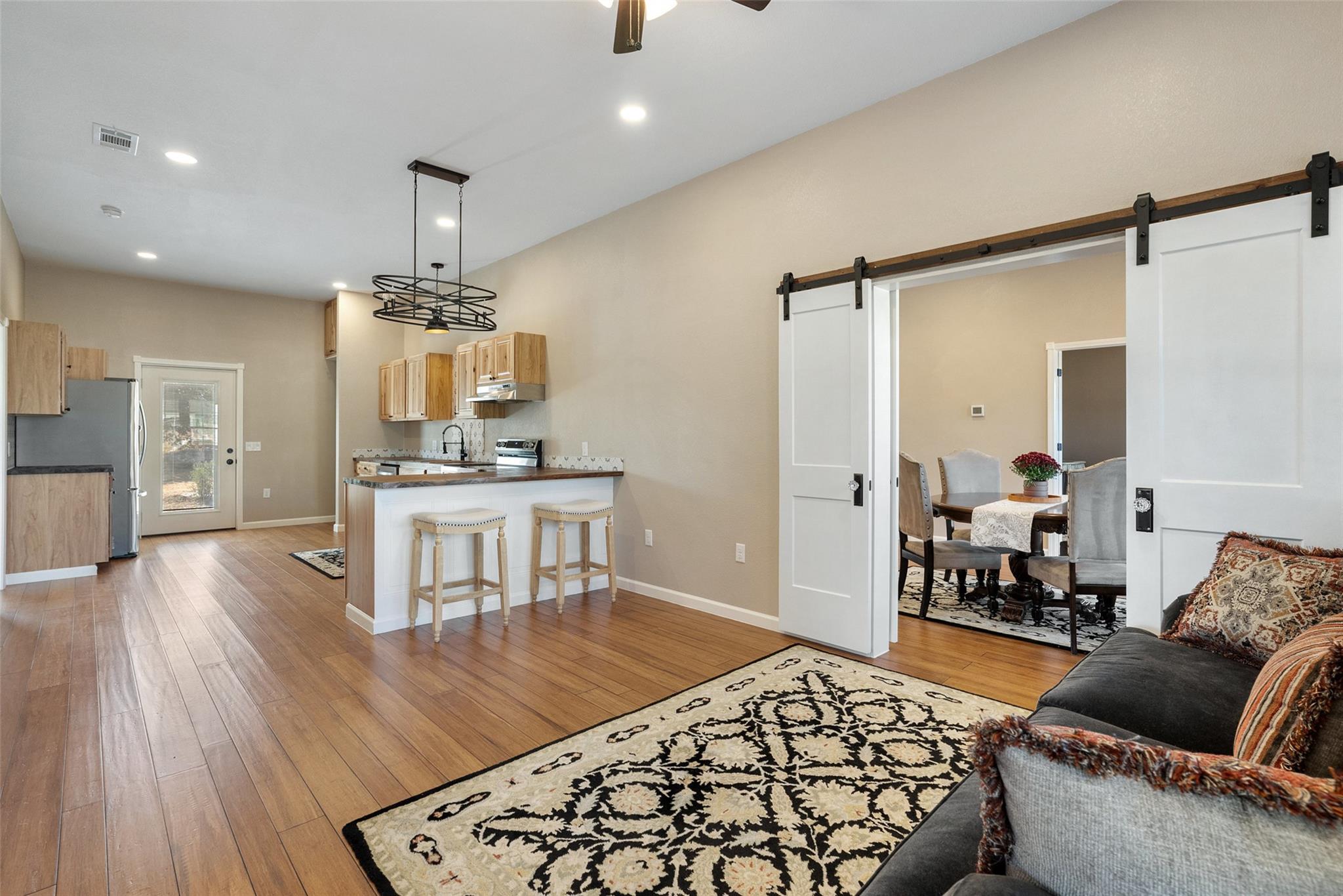 108 High Plains Trl, Spicewood, TX 78669