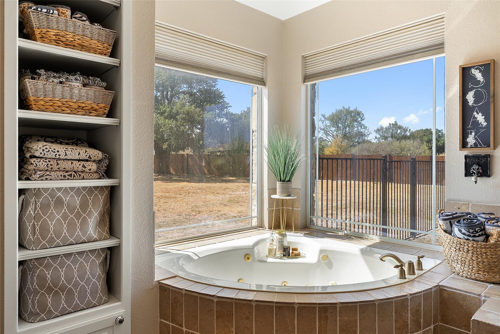 108 High Plains Trl, Spicewood, TX 78669