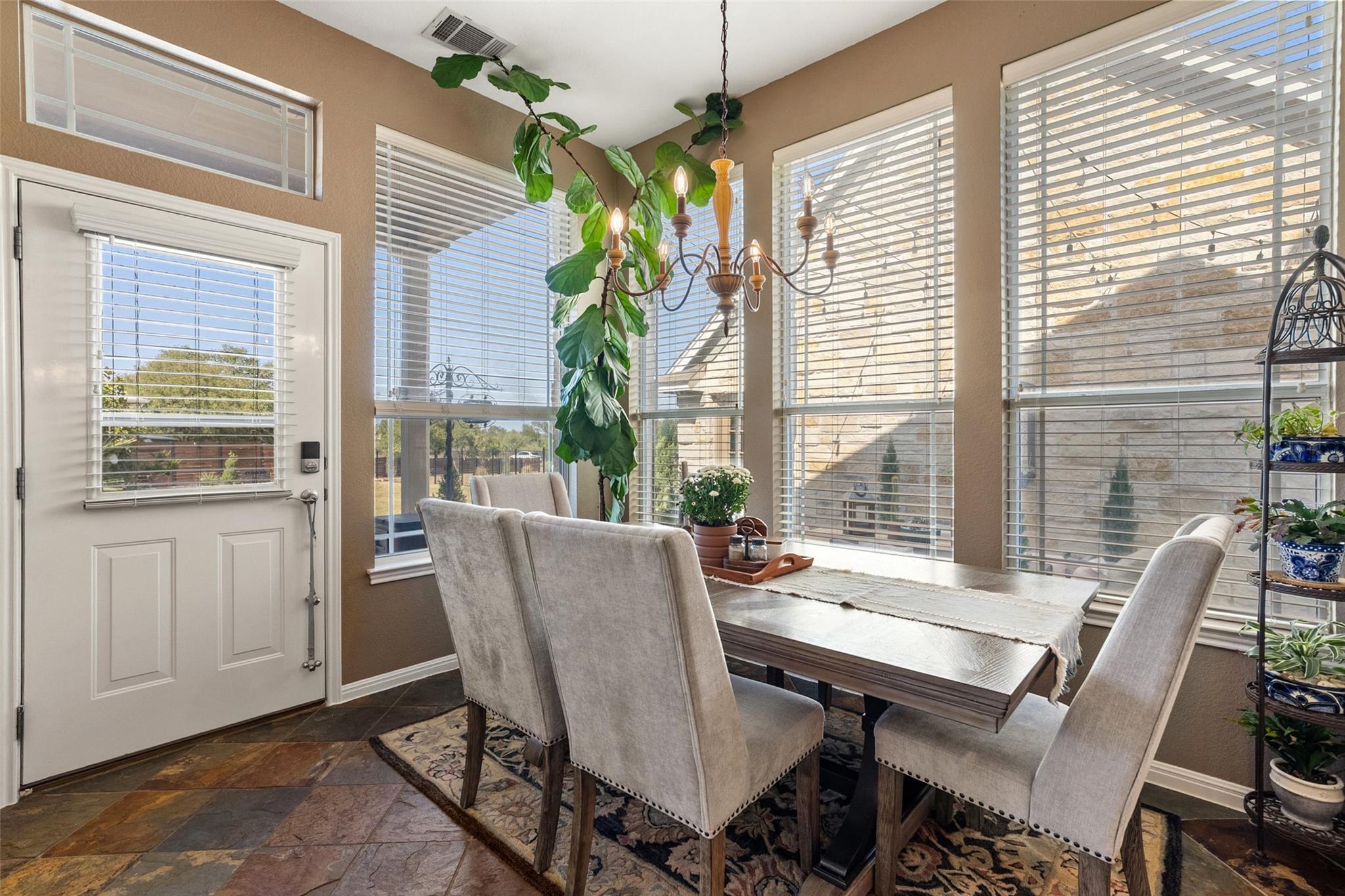 108 High Plains Trl, Spicewood, TX 78669