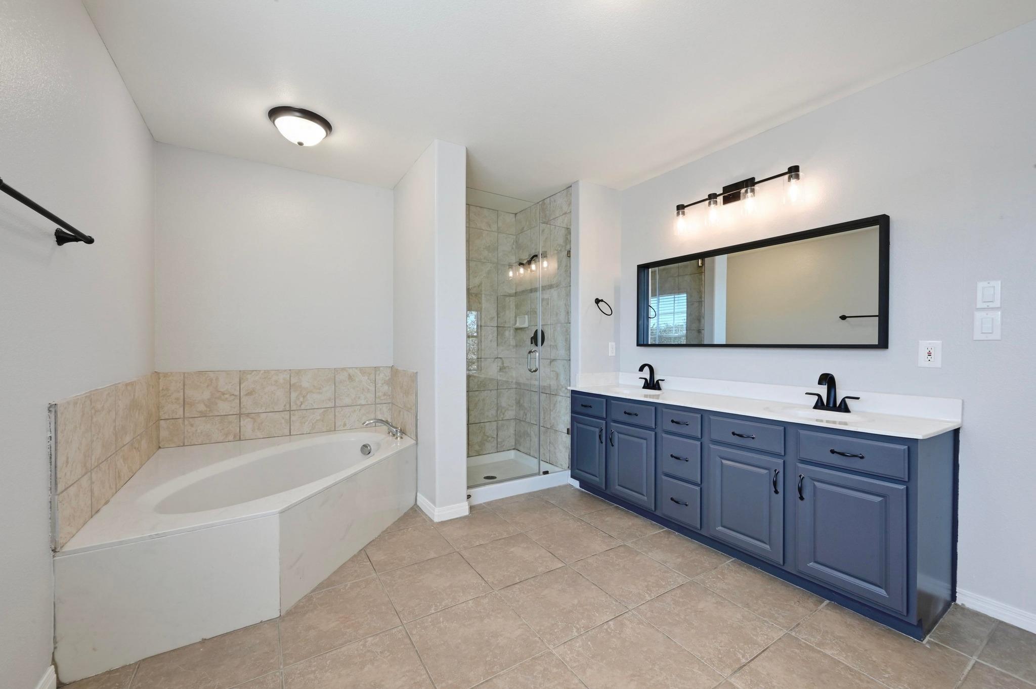 4204 BOB WIRE Rd, Spicewood, TX 78669