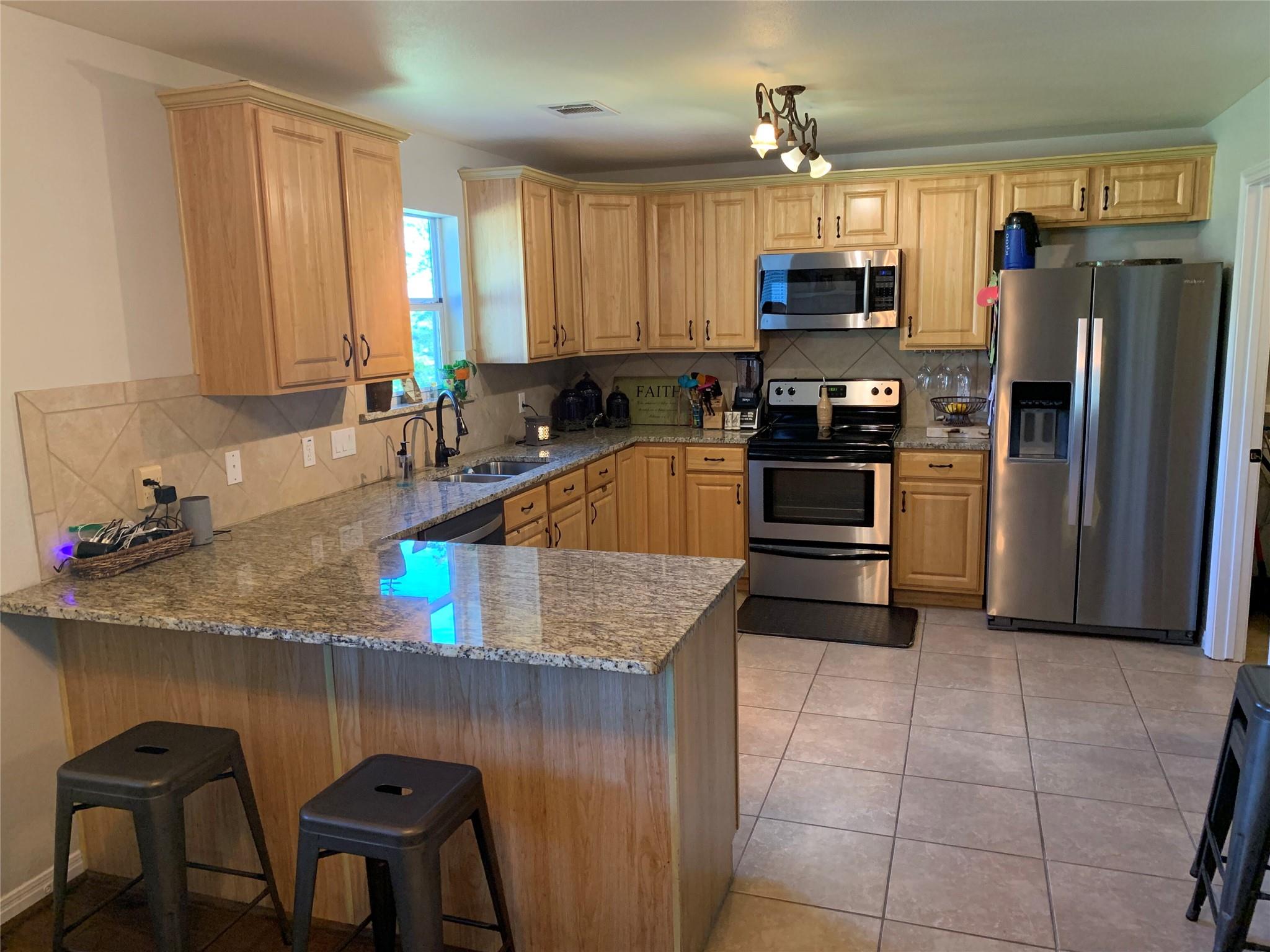 4204 BOB WIRE Rd, Spicewood, TX 78669