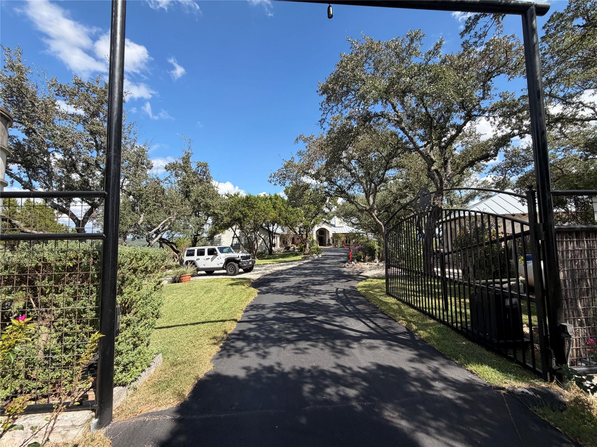 2755 Skyline Dr, Canyon Lake, TX 78133