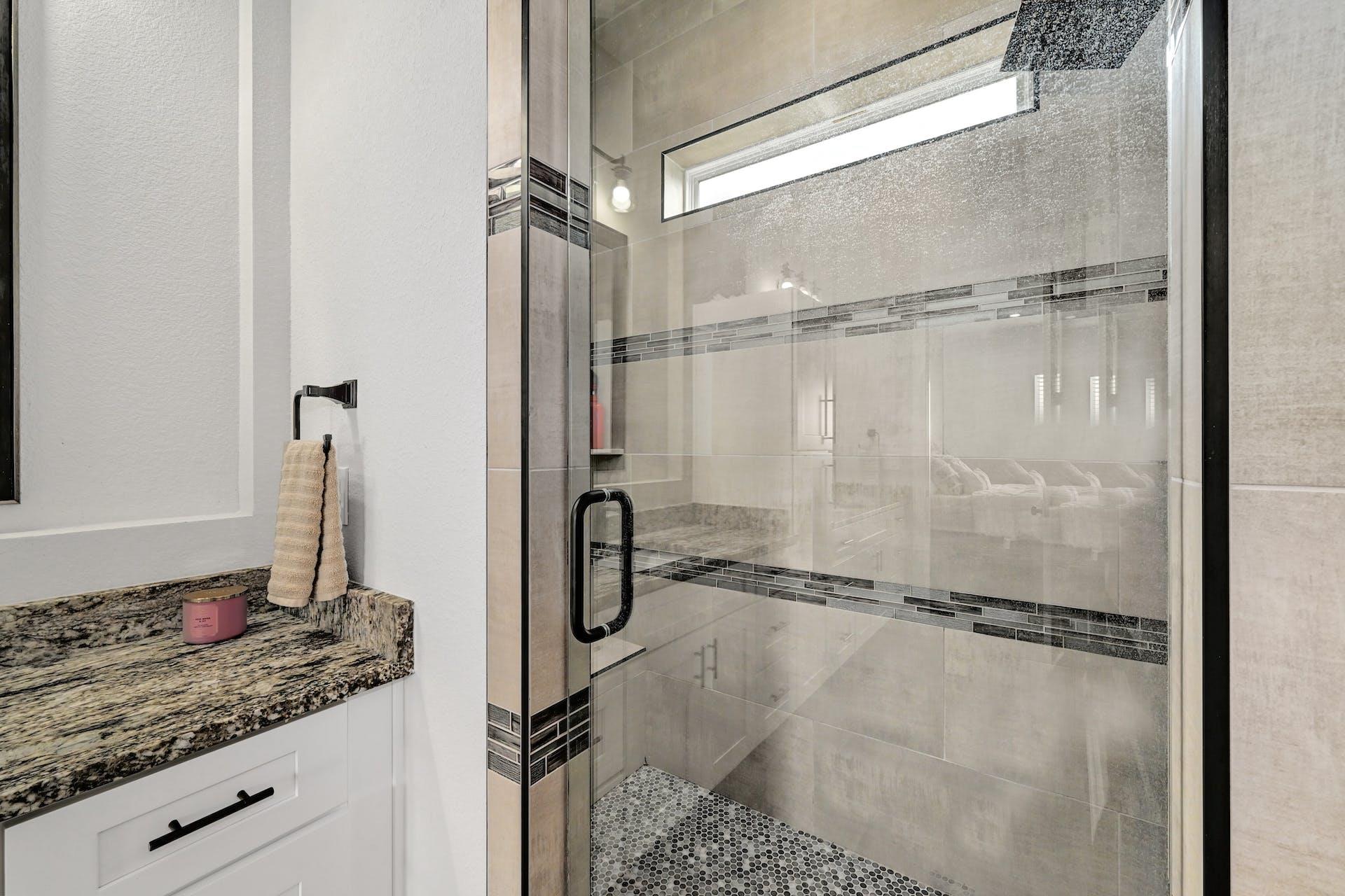 18502 Venture Dr Dr, Point Venture, TX 78645