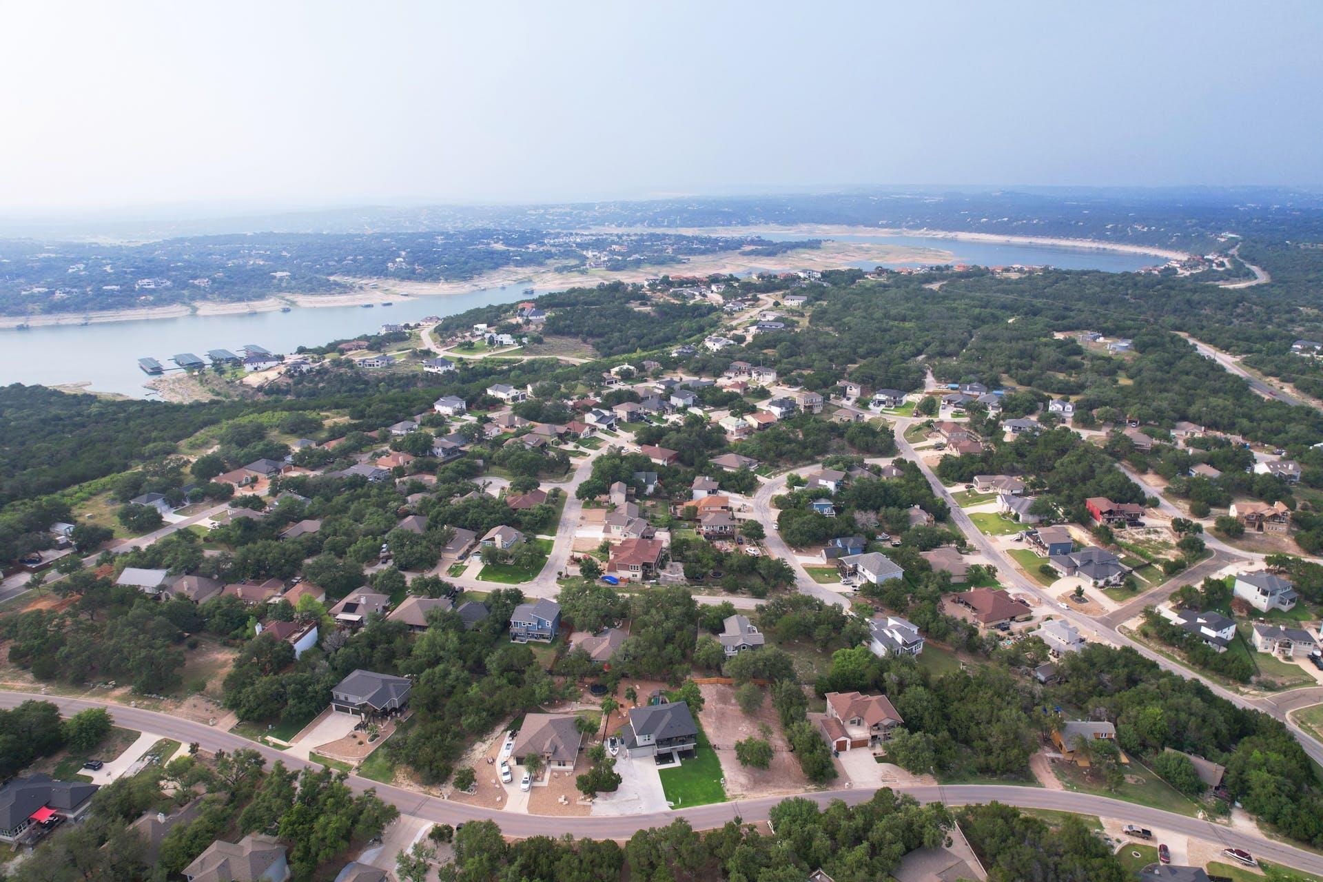 18502 Venture Dr Dr, Point Venture, TX 78645