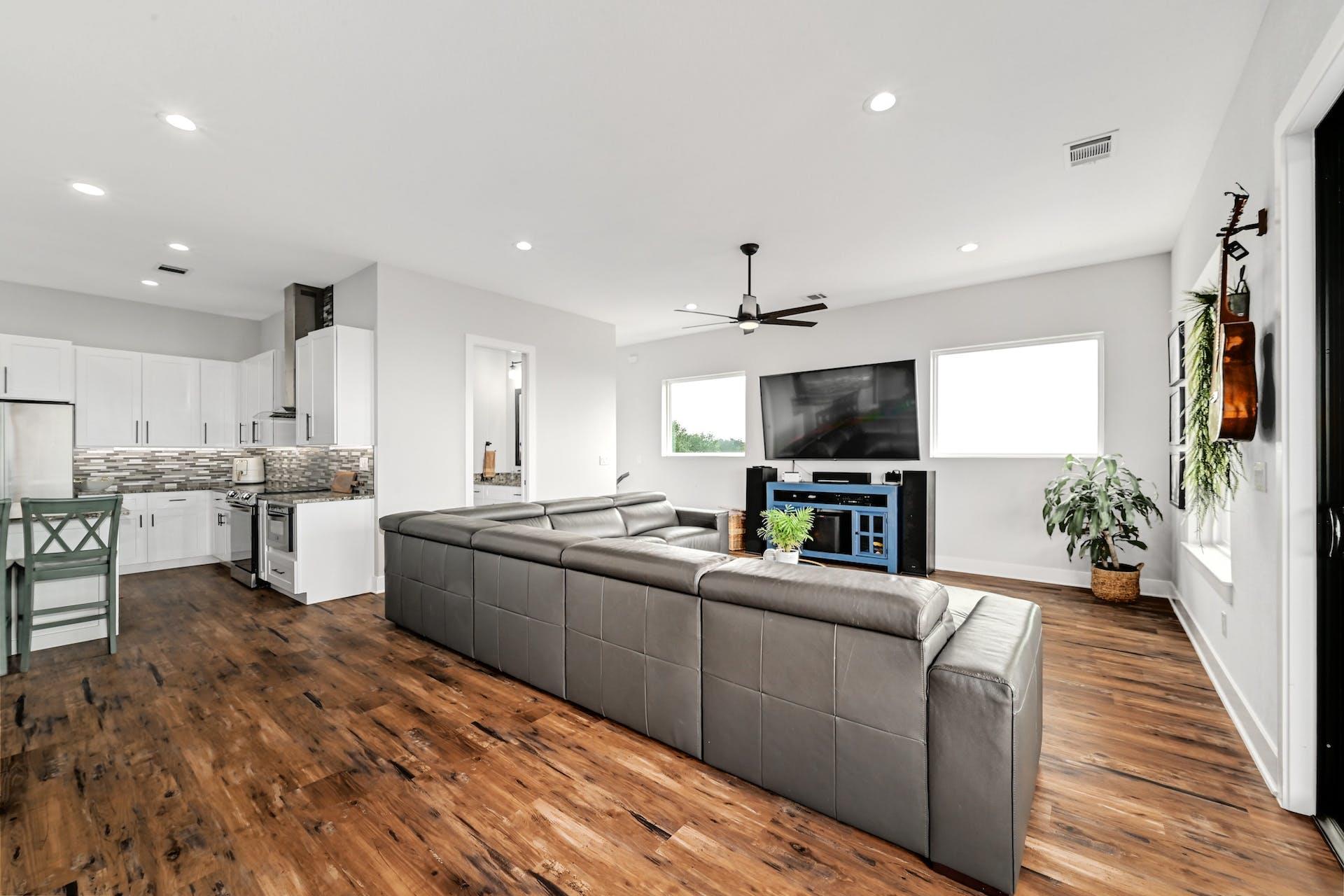 18502 Venture Dr Dr, Point Venture, TX 78645