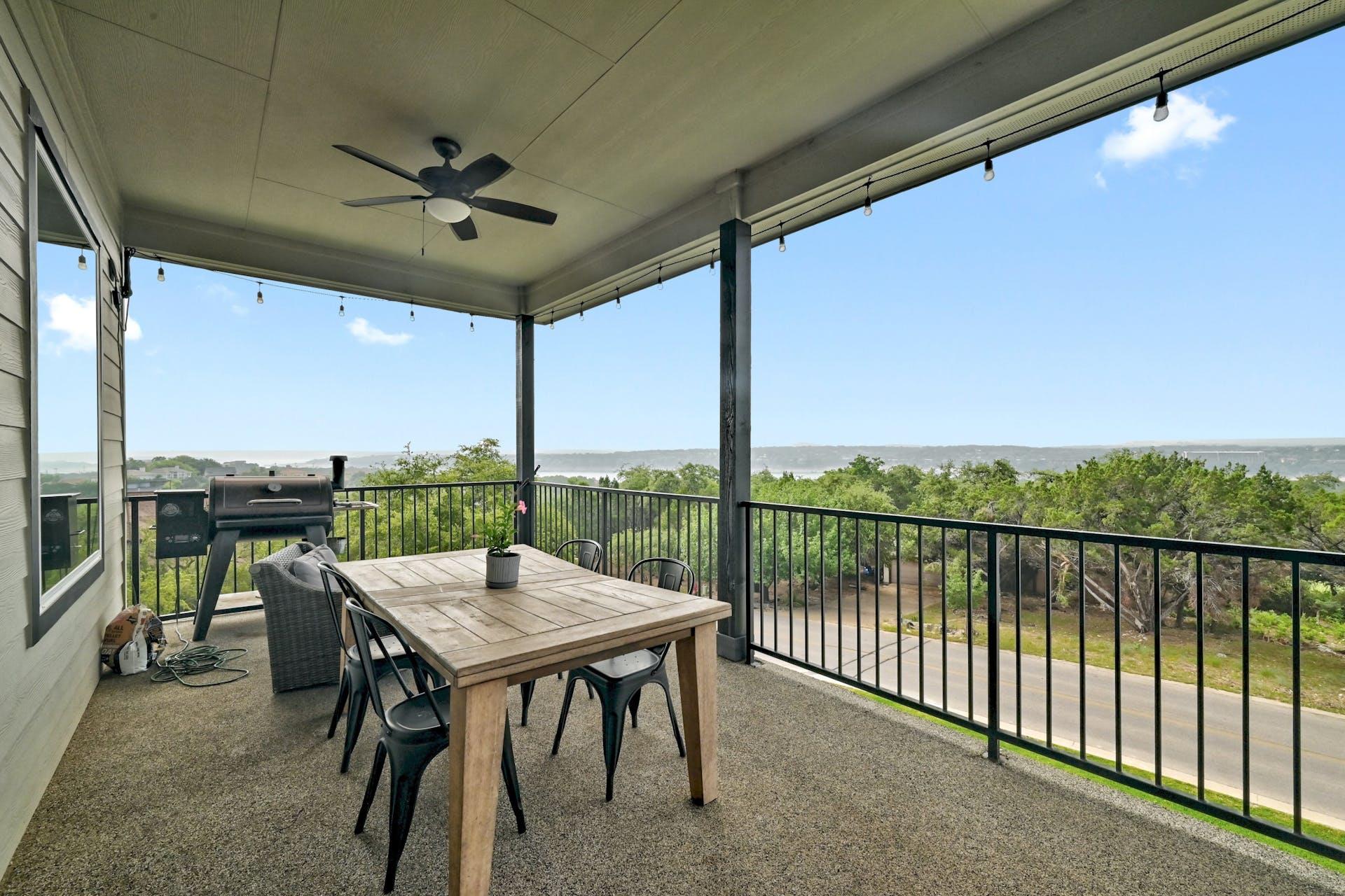 18502 Venture Dr Dr, Point Venture, TX 78645