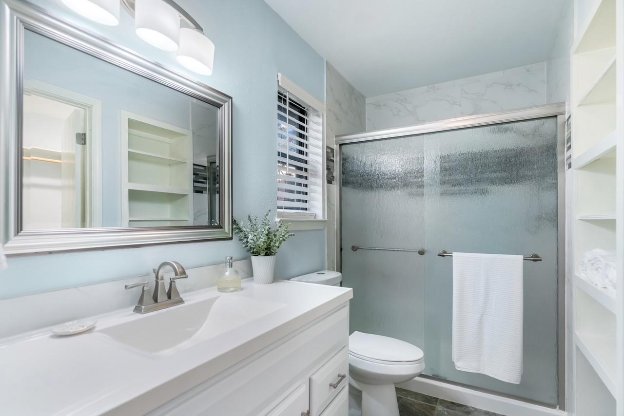 208 Woodmont Dr, Georgetown, TX 78628