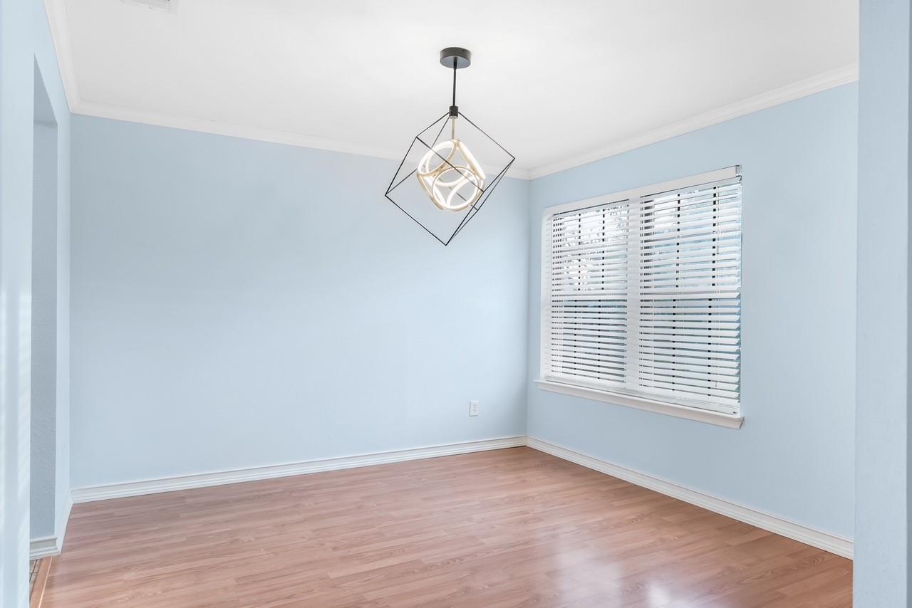 208 Woodmont Dr, Georgetown, TX 78628