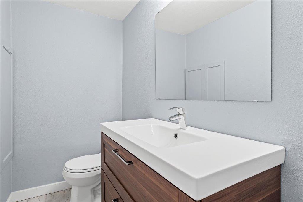 1304 Mariposa Dr # 156, Austin, TX 78704