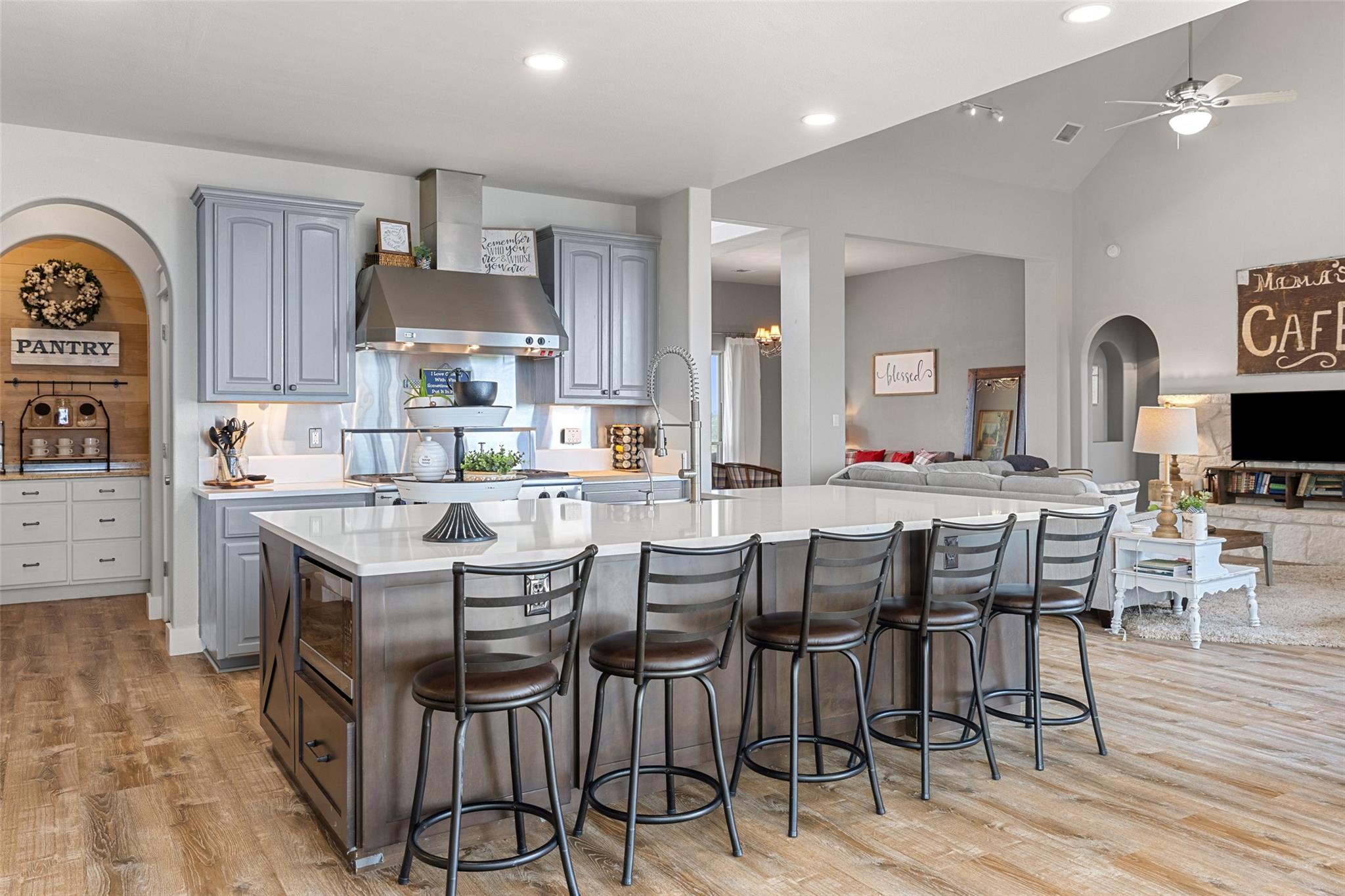 3108 Rolling Hills Rd, Blanco, TX 78606