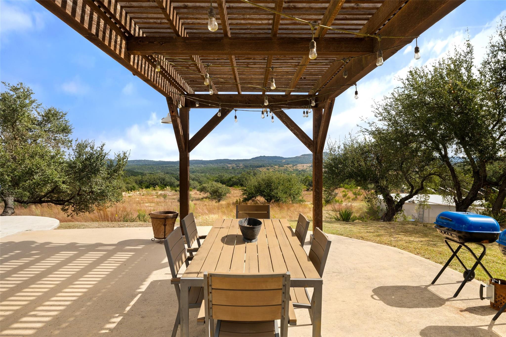 3108 Rolling Hills Rd, Blanco, TX 78606