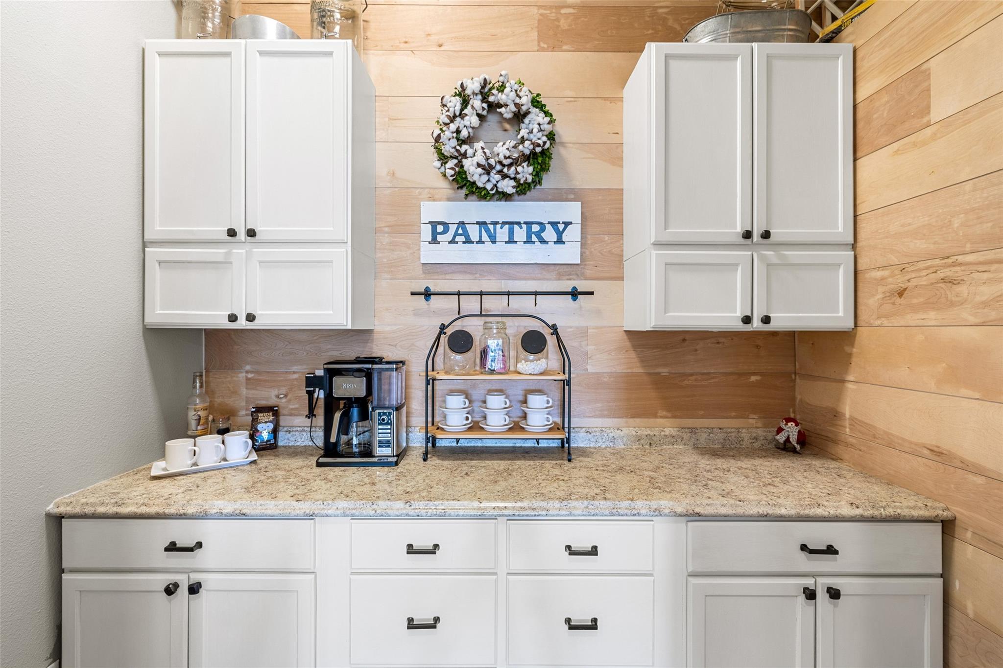 3108 Rolling Hills Rd, Blanco, TX 78606