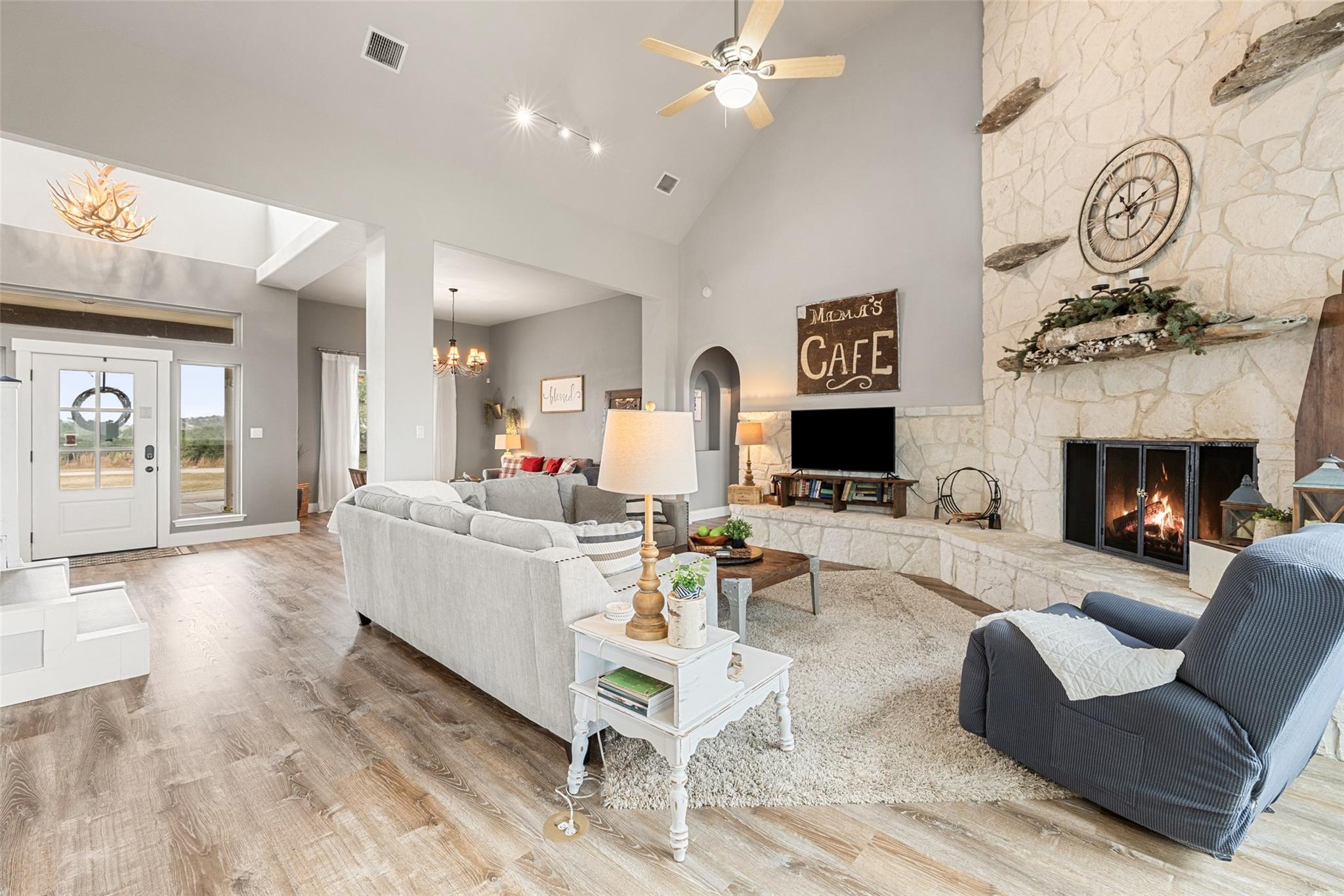 3108 Rolling Hills Rd, Blanco, TX 78606