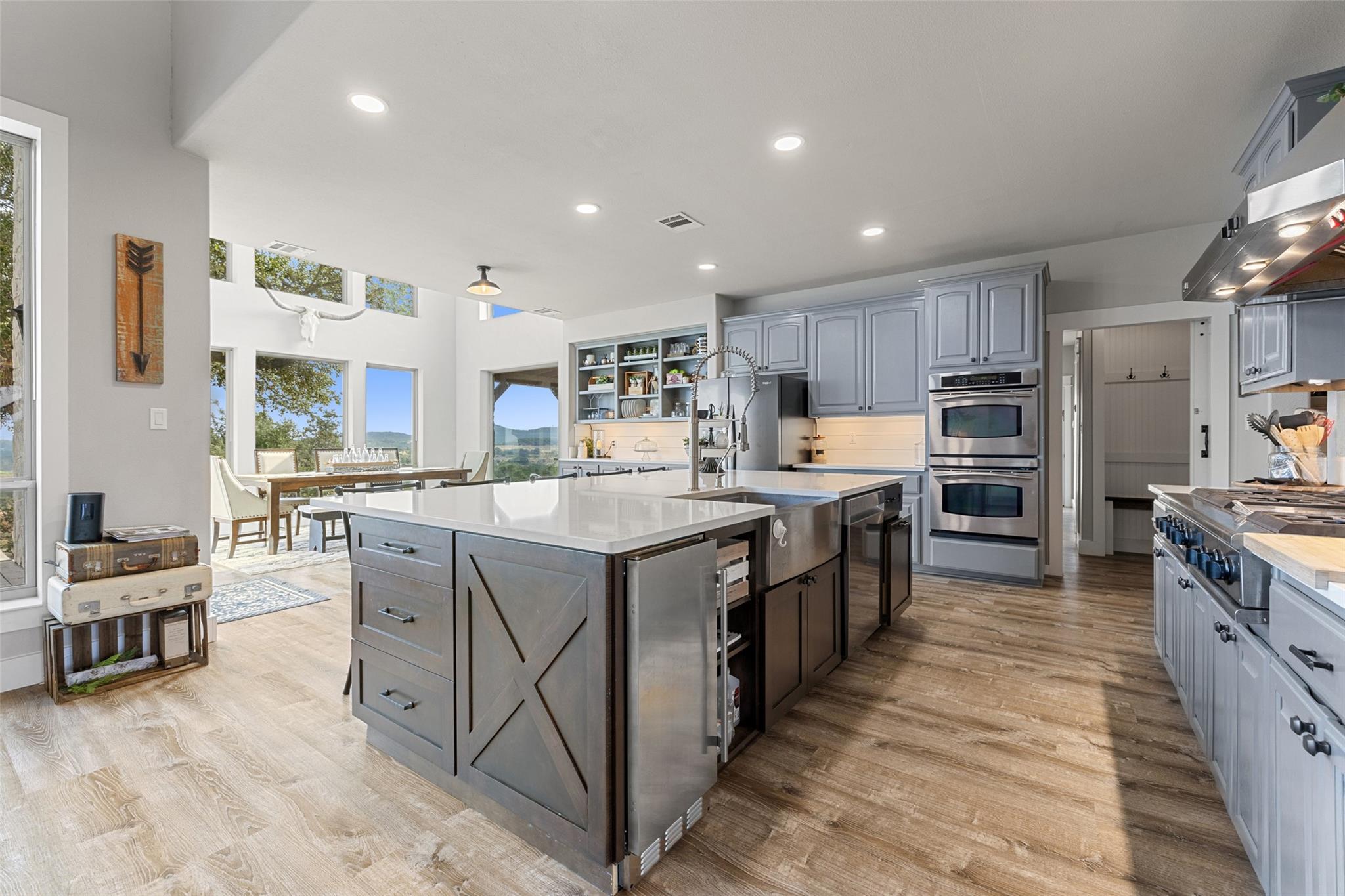 3108 Rolling Hills Rd, Blanco, TX 78606