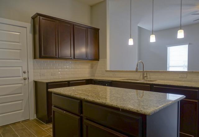 2216 Avery Vlg # 2214, New Braunfels, TX 78130