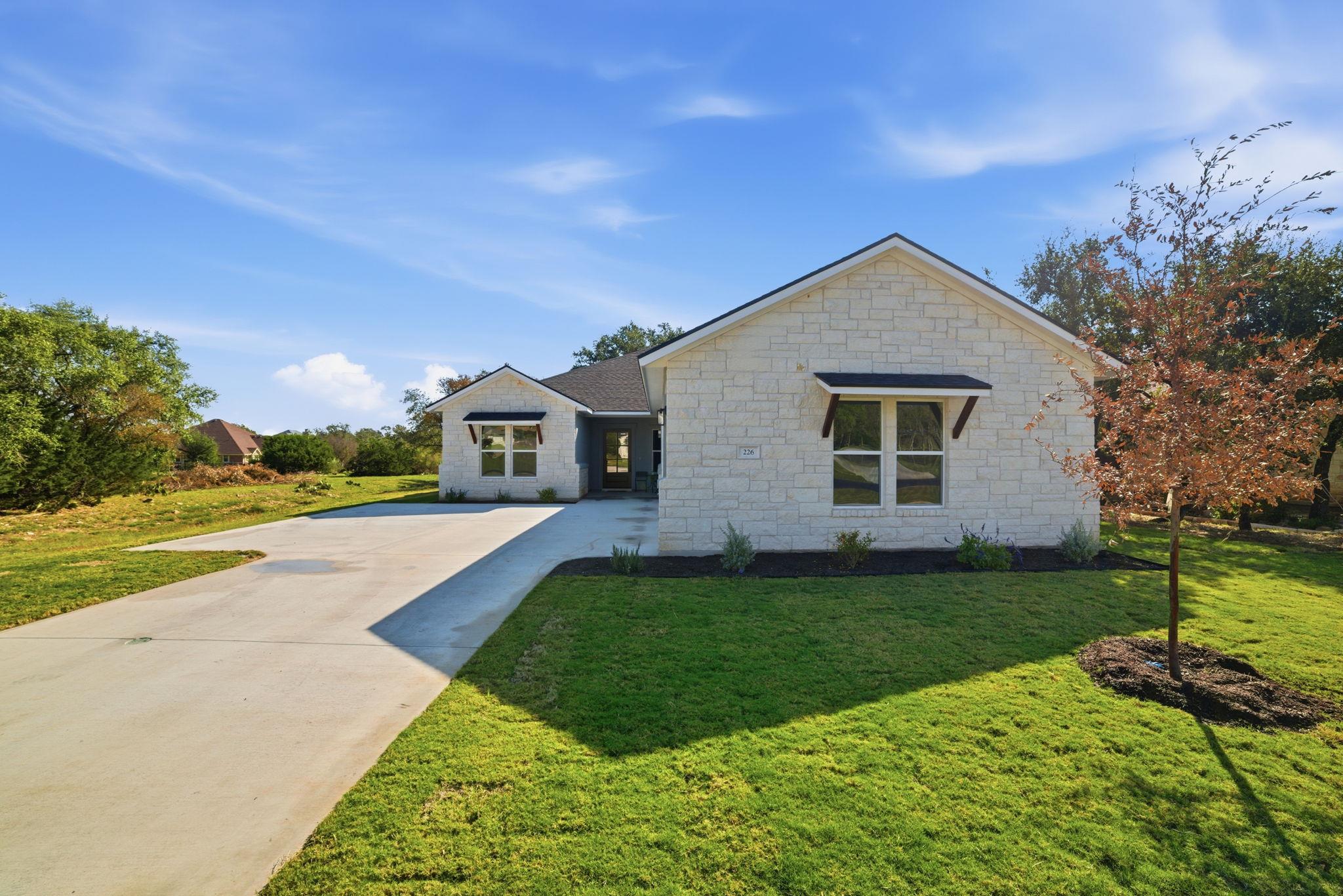 226 Sunday Dr, Burnet, TX 78611