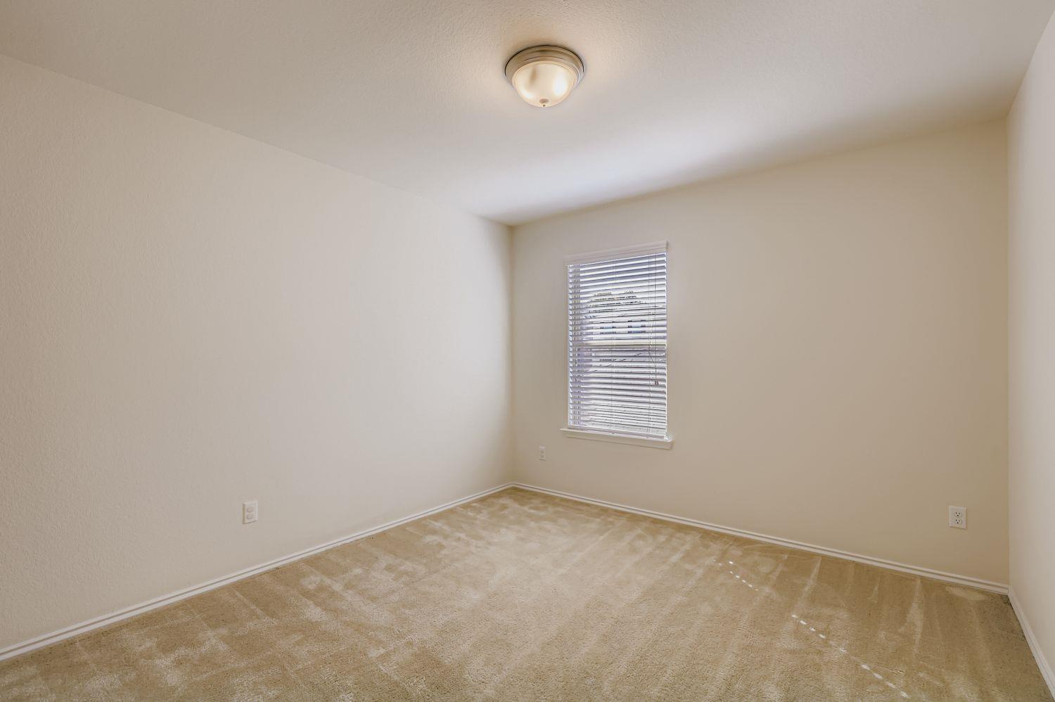 1050 Kenney Fort Xing # 5, Round Rock, TX 78665