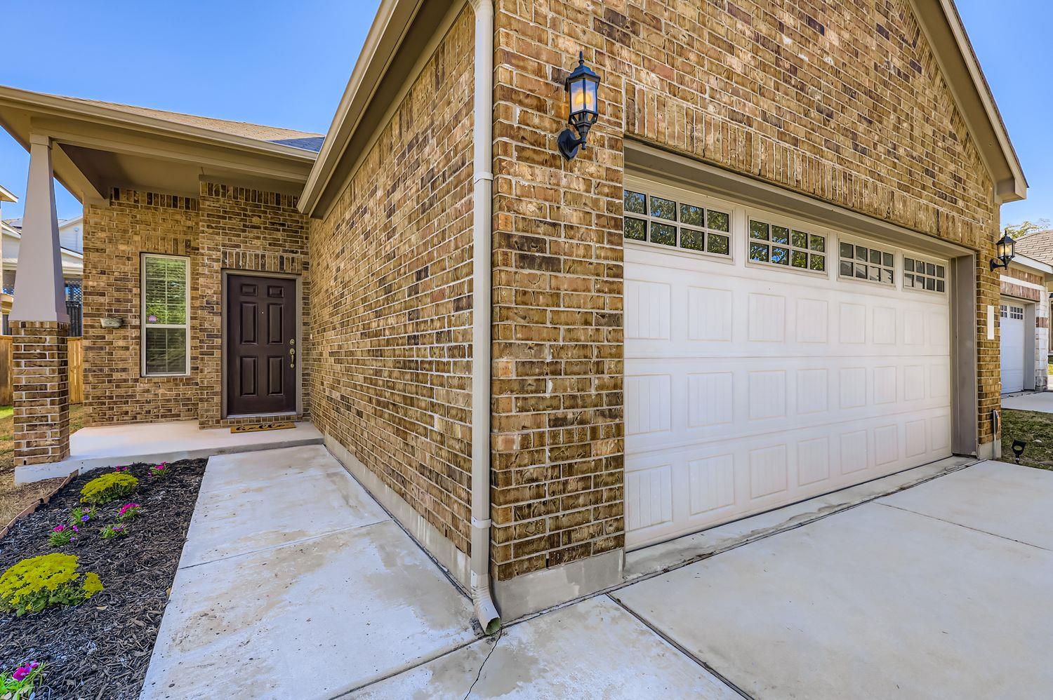 1050 Kenney Fort Xing # 5, Round Rock, TX 78665