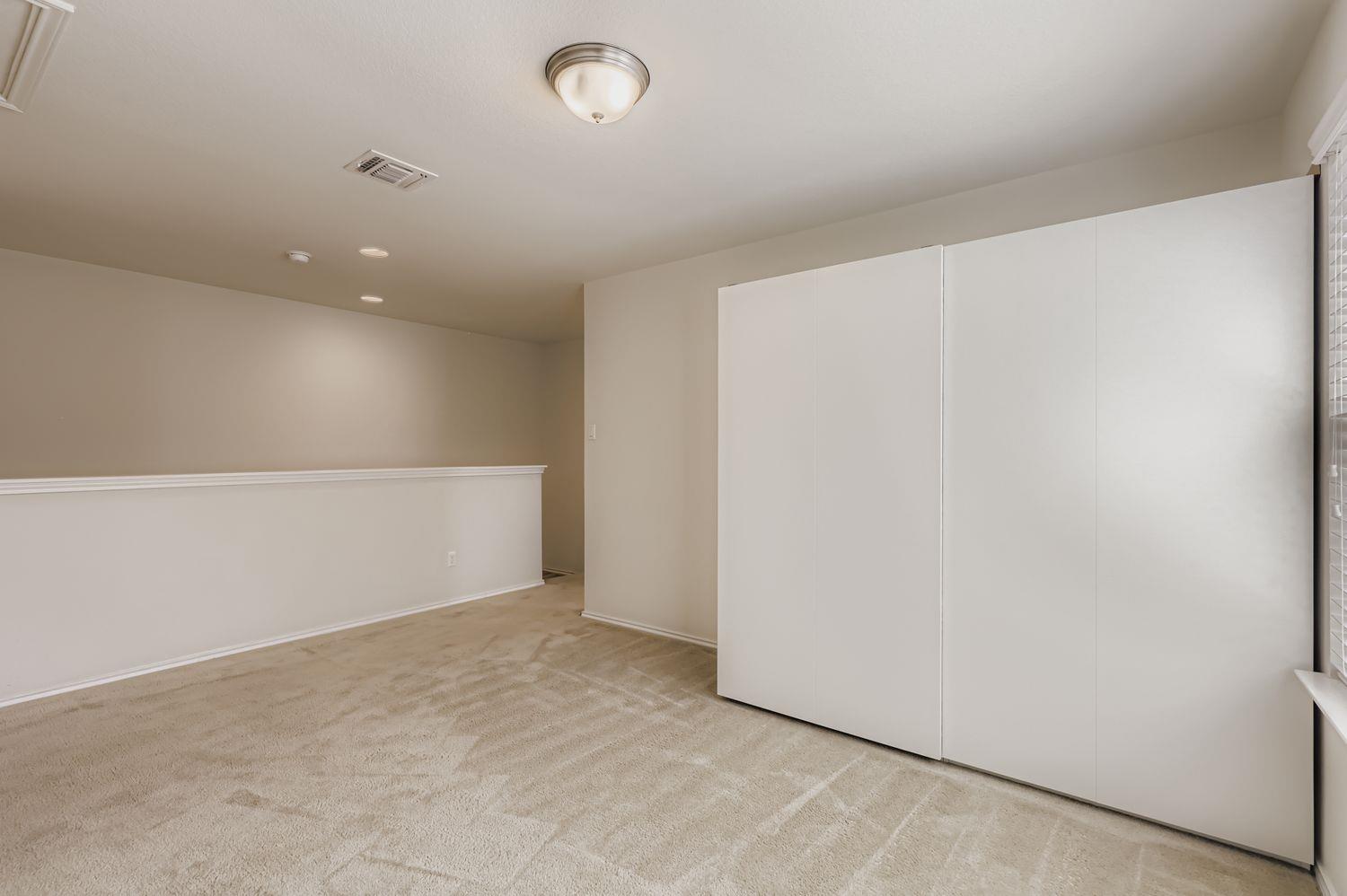 1050 Kenney Fort Xing # 5, Round Rock, TX 78665