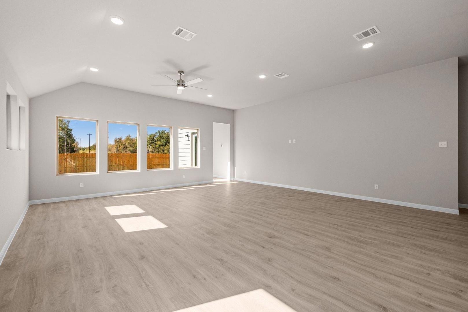 342 Bendecido Loop, Elgin, TX 78621