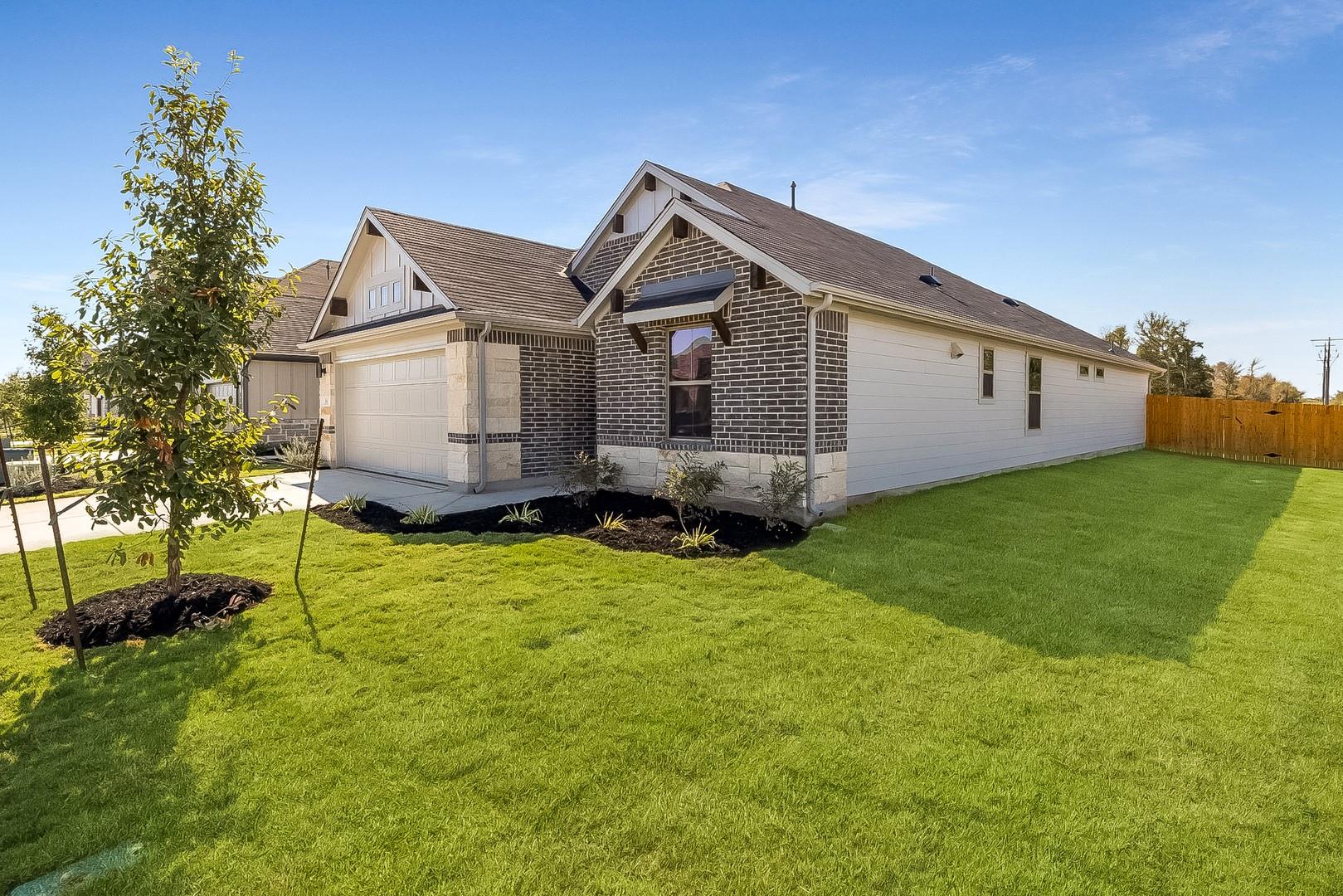 342 Bendecido Loop, Elgin, TX 78621