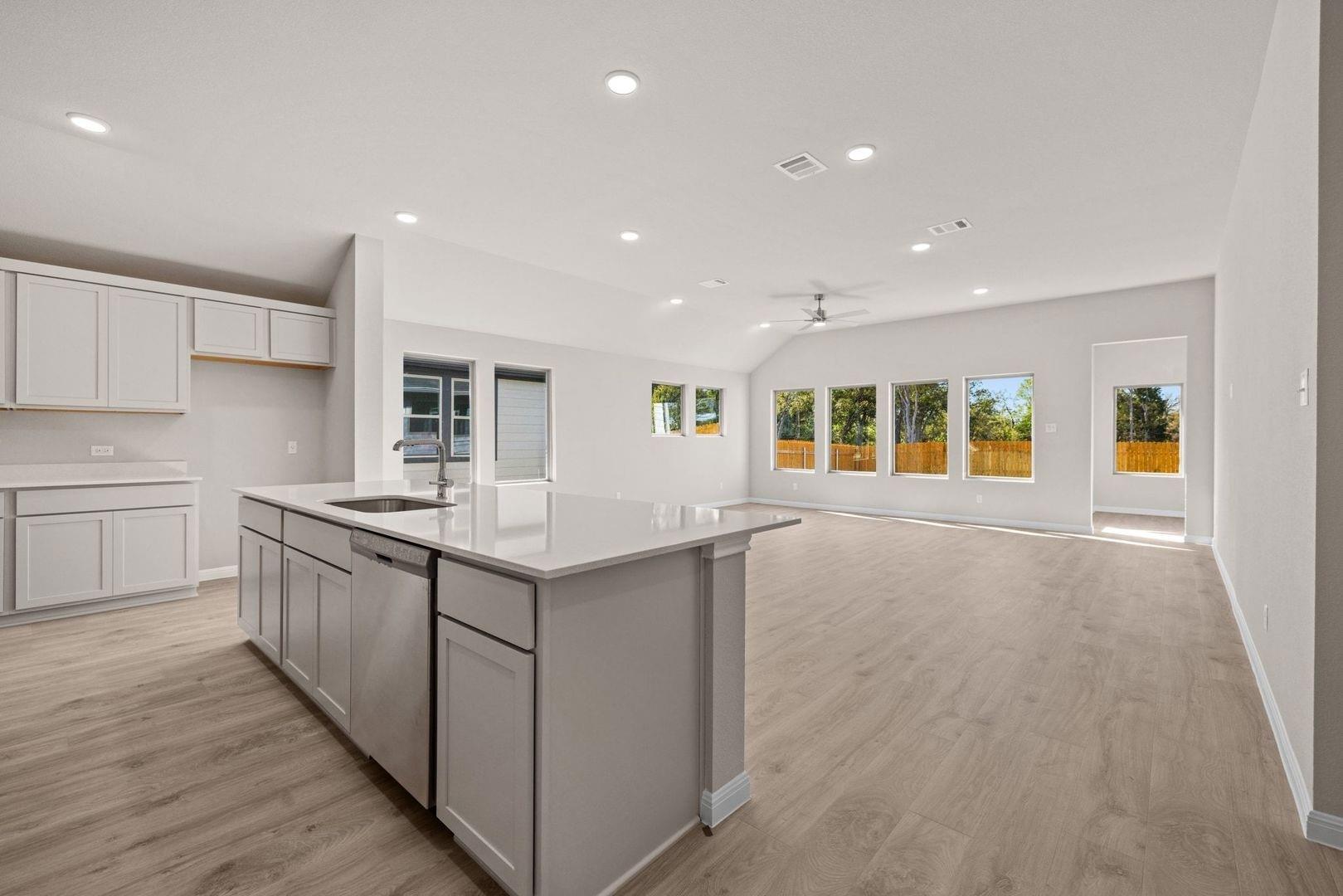 342 Bendecido Loop, Elgin, TX 78621