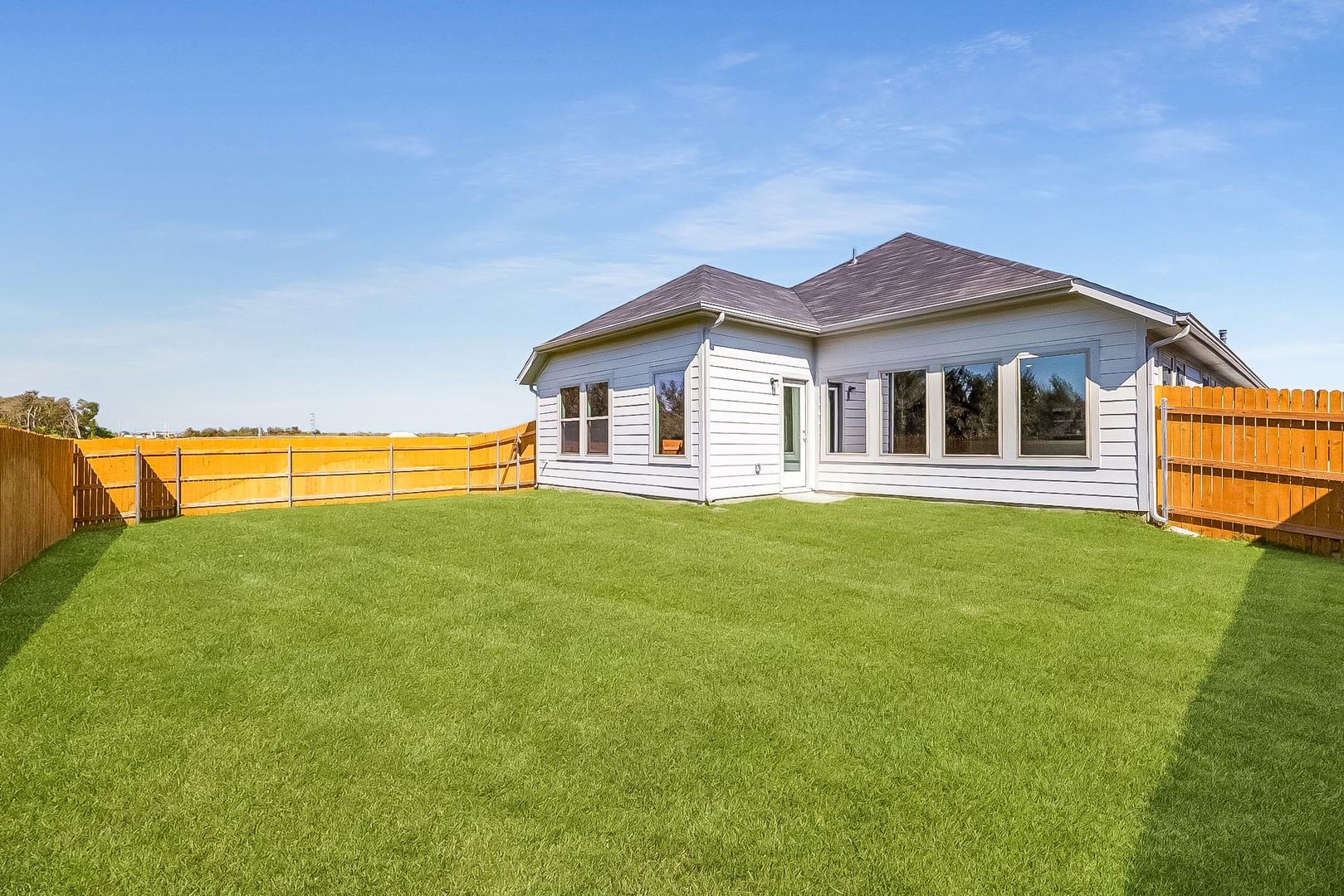 342 Bendecido Loop, Elgin, TX 78621