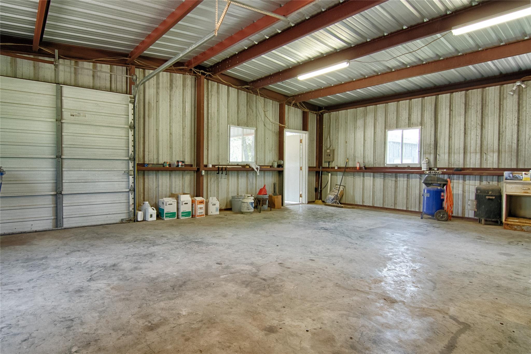 6750 Three Mile Rd, Flatonia, TX 78941