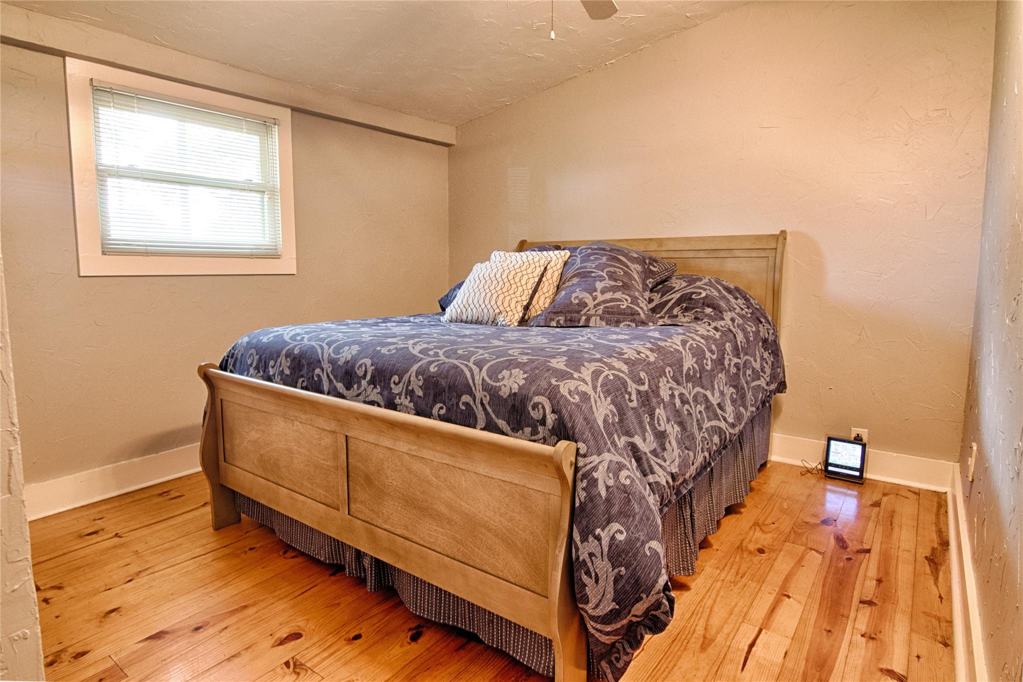 6750 Three Mile Rd, Flatonia, TX 78941