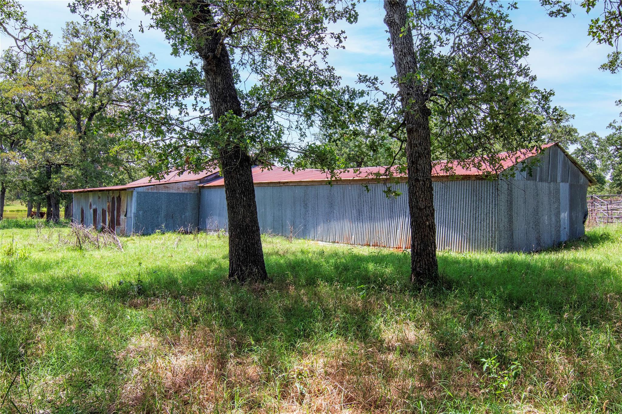 6750 Three Mile Rd, Flatonia, TX 78941