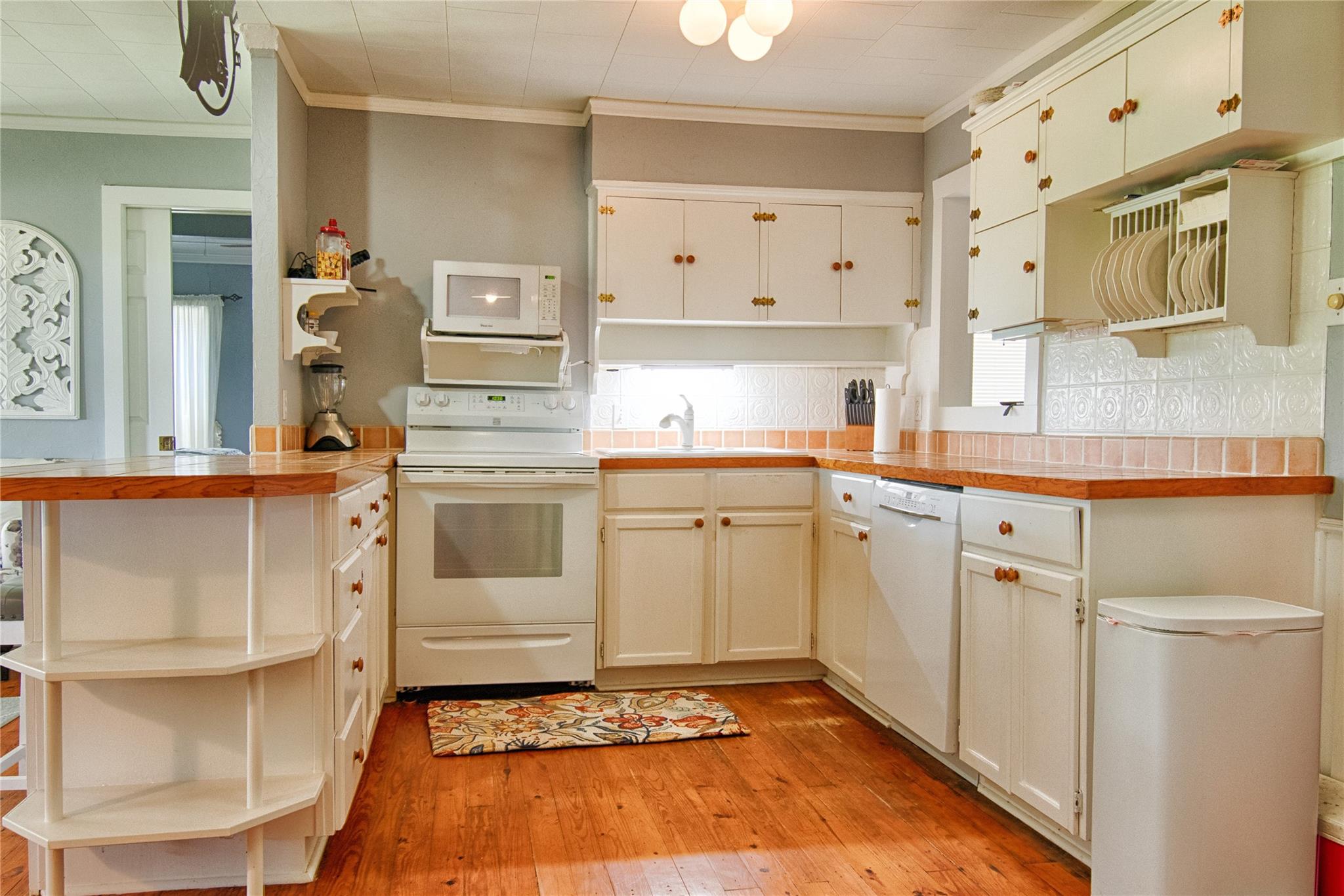 6750 Three Mile Rd, Flatonia, TX 78941