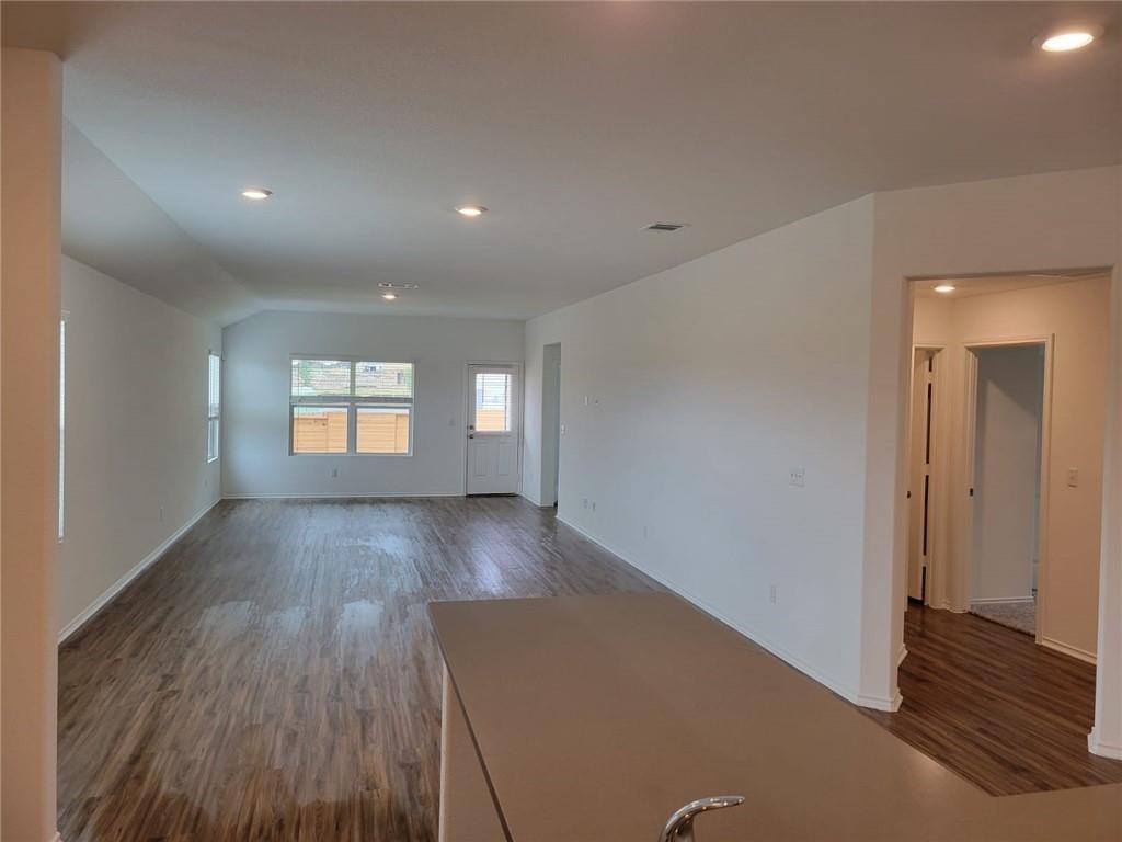 210 Barcelona, Kyle, TX 78640