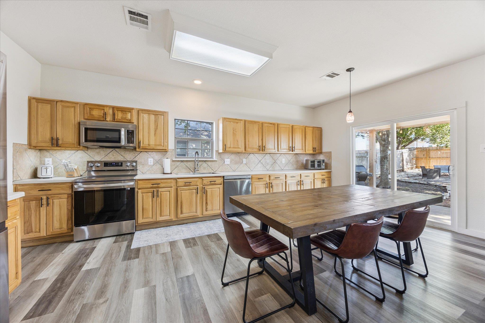 111 Teron Dr, San Marcos, TX 78666