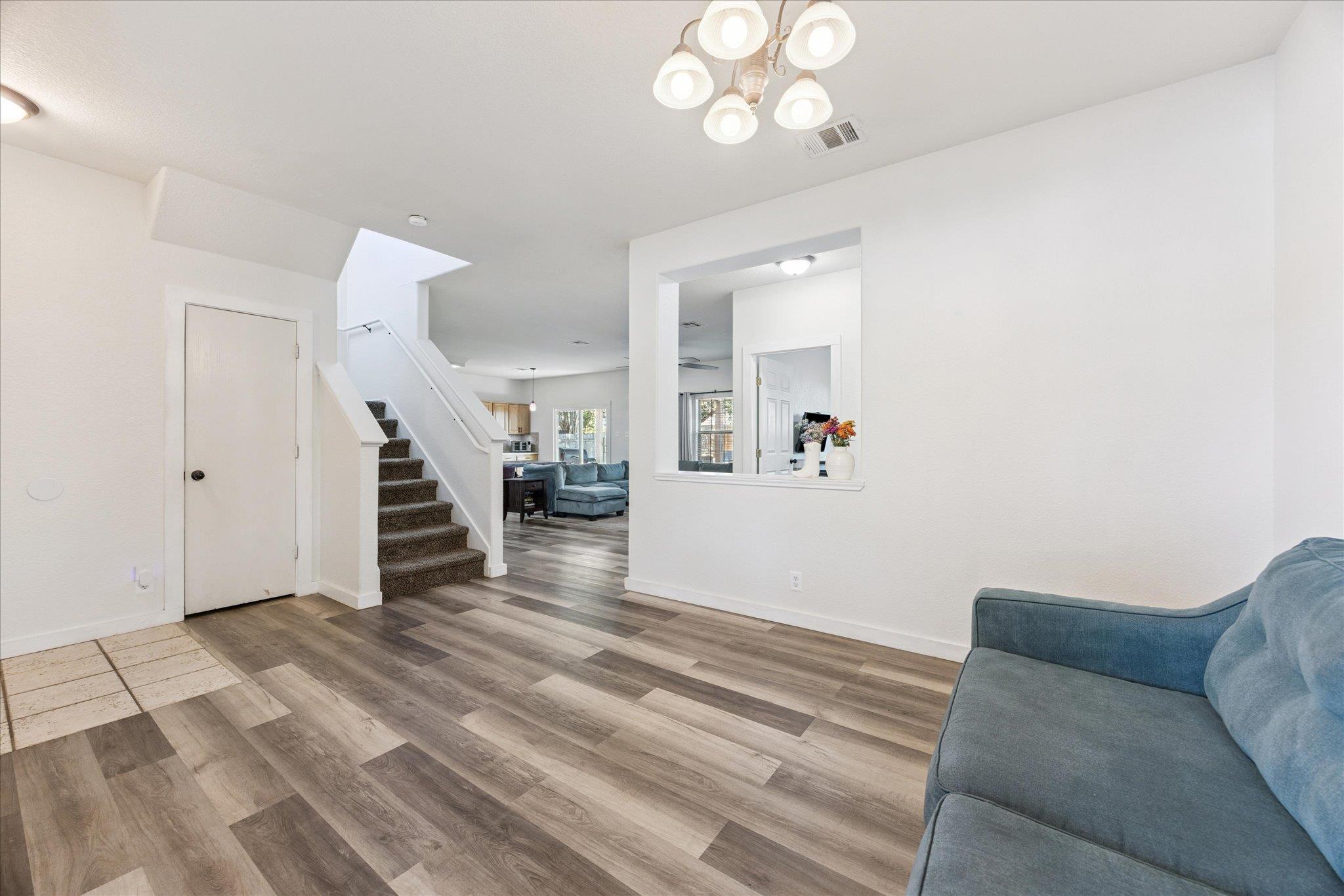 111 Teron Dr, San Marcos, TX 78666