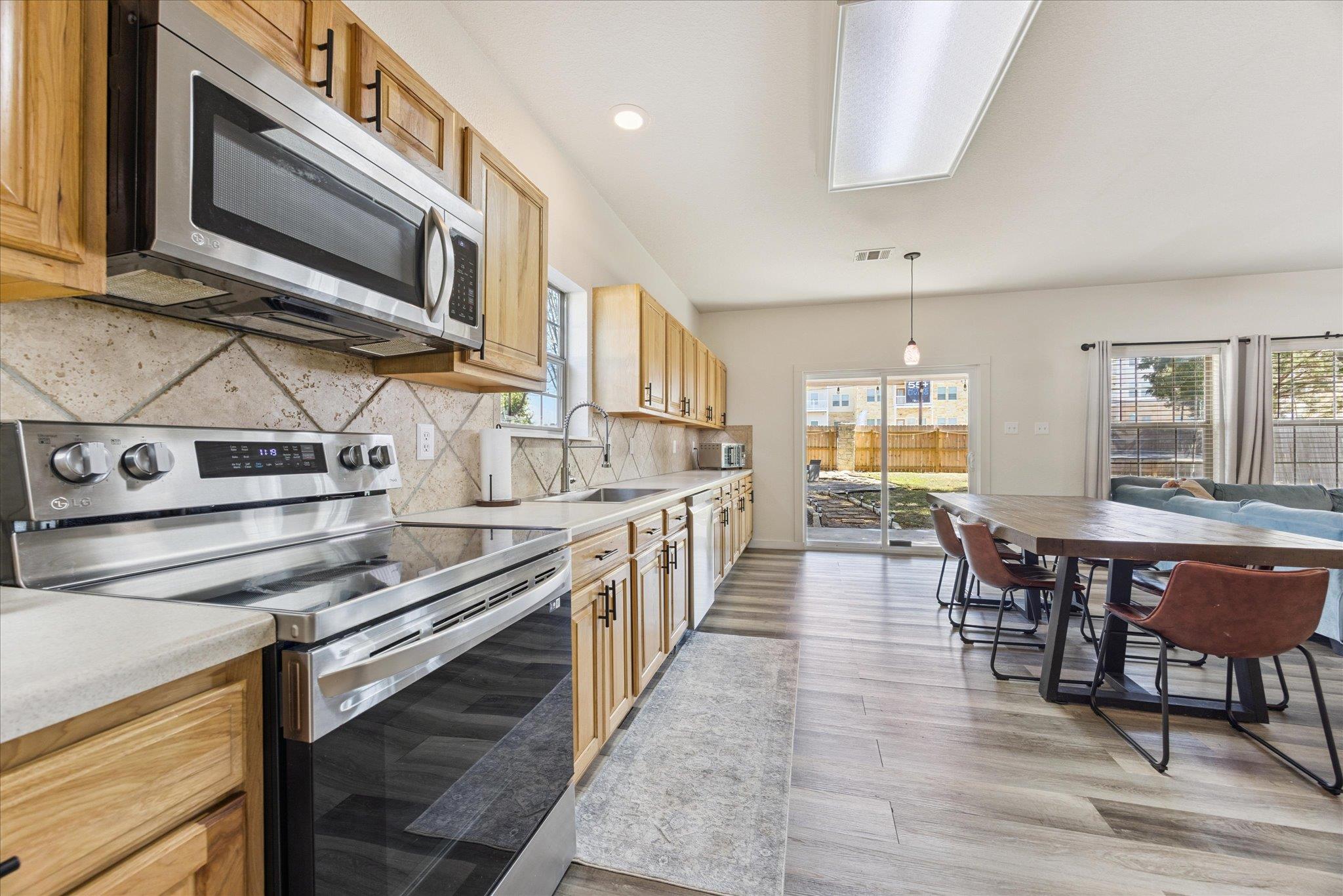 111 Teron Dr, San Marcos, TX 78666