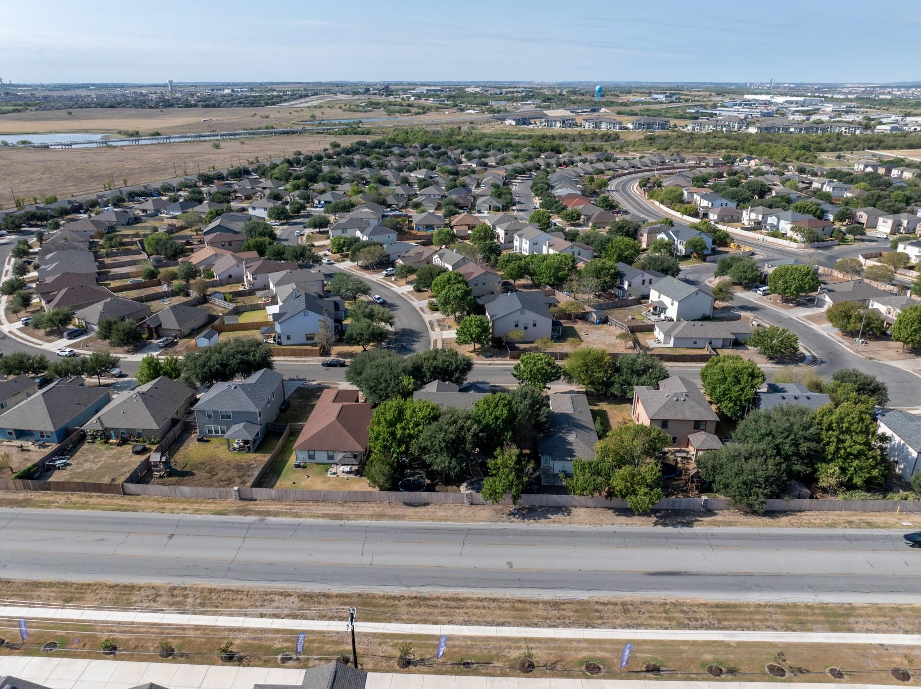 111 Teron Dr, San Marcos, TX 78666