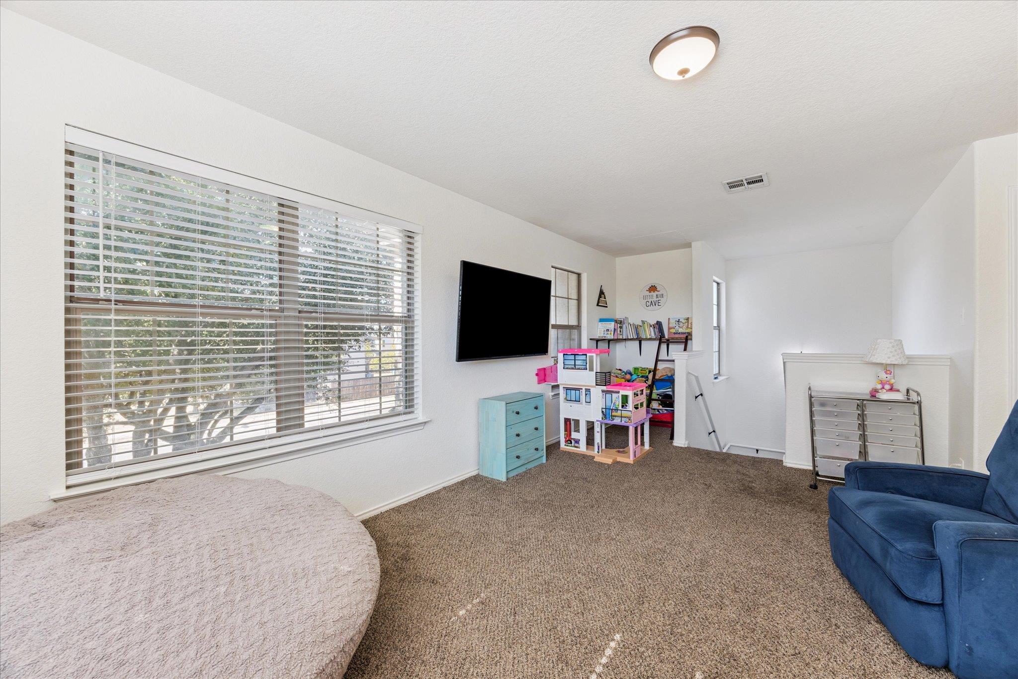 111 Teron Dr, San Marcos, TX 78666