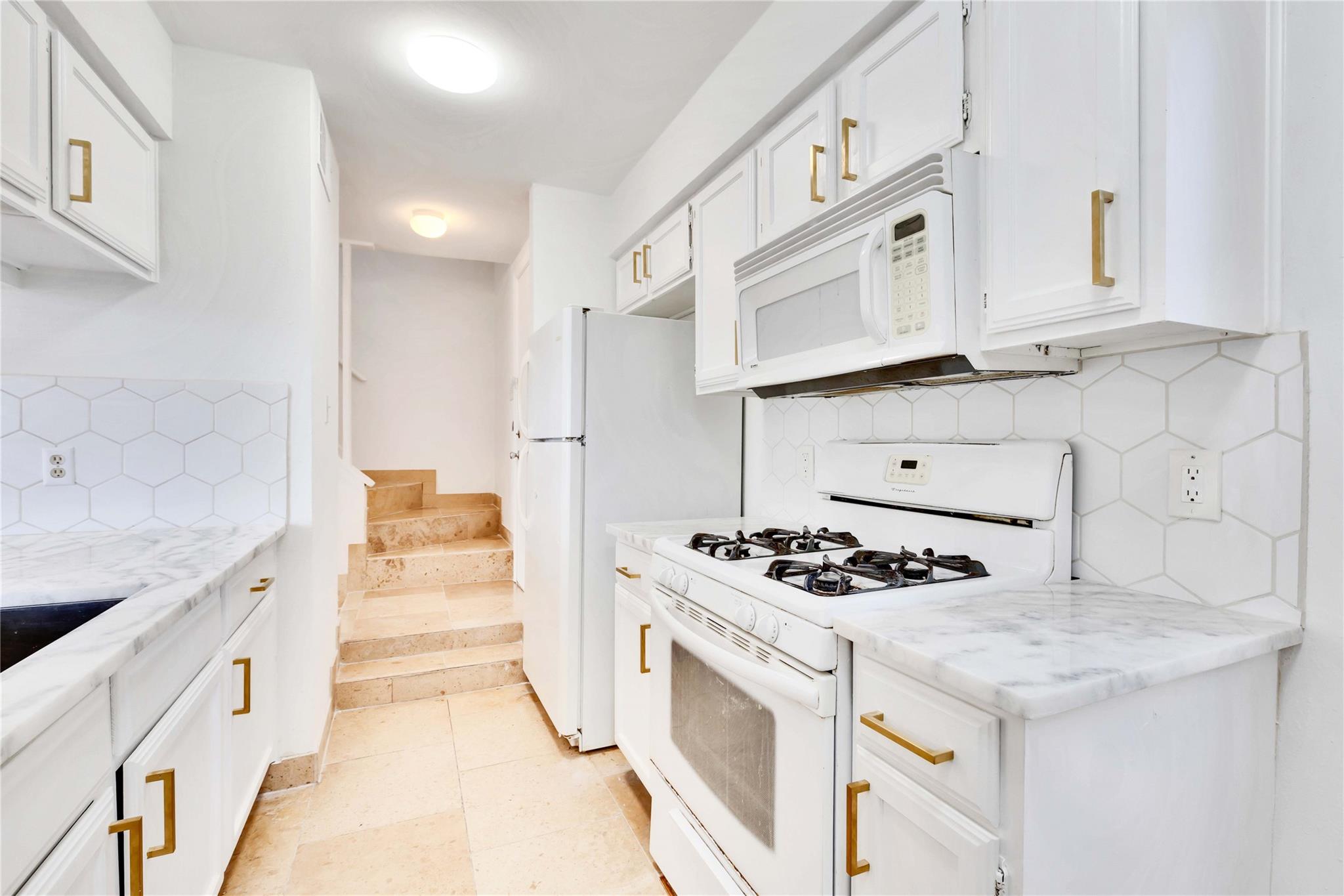 6711 Deatonhill Dr # A, Austin, TX 78745