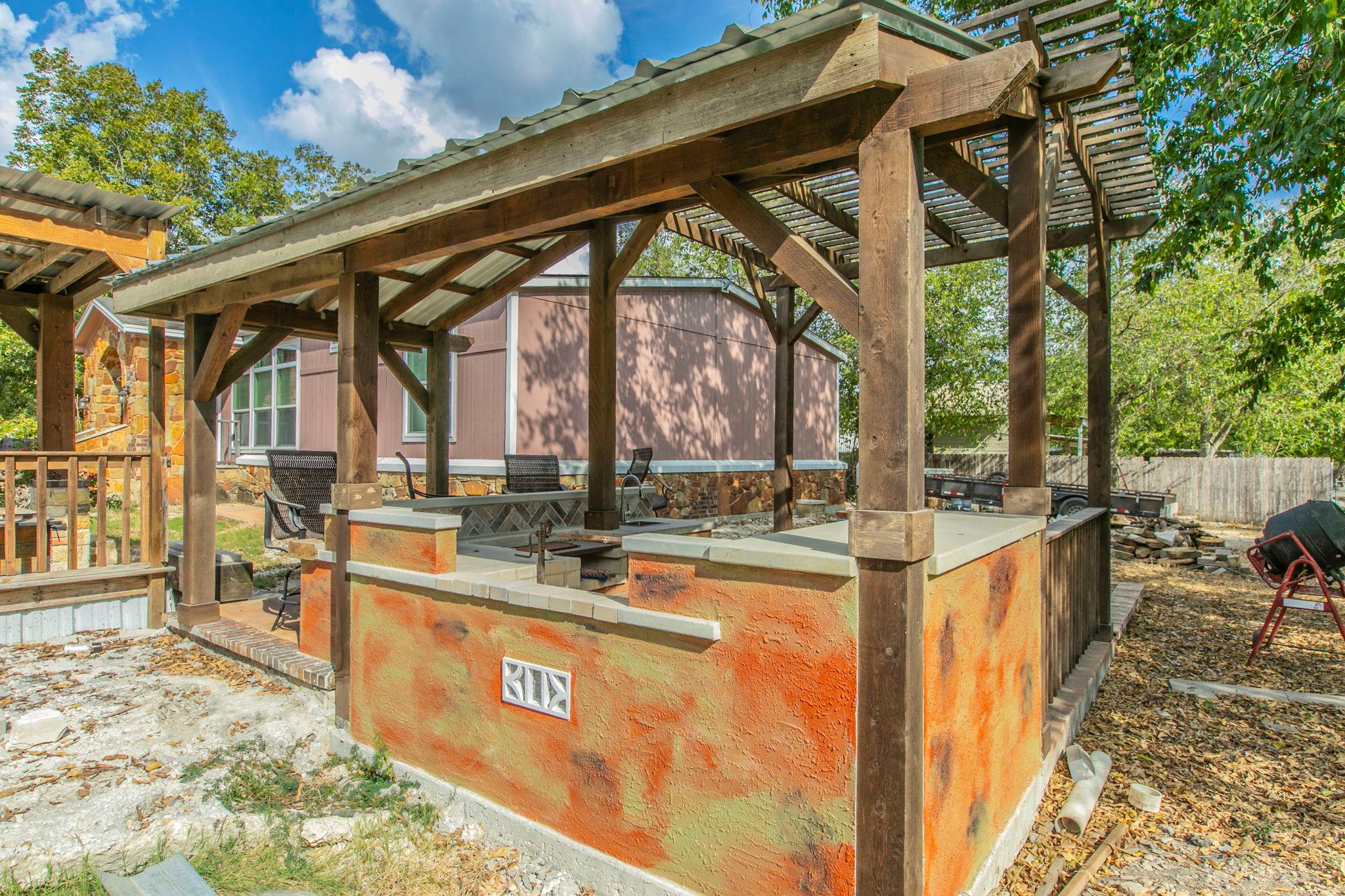 329 W Brook St, Bartlett, TX 76511