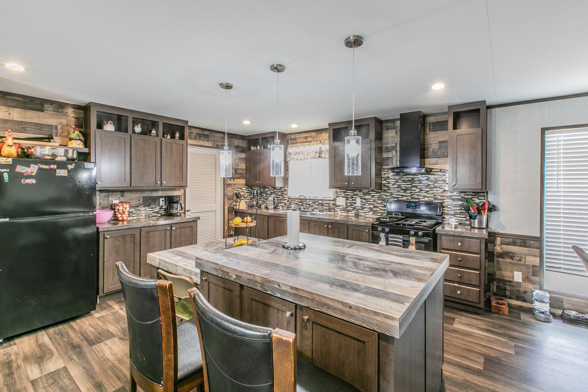 329 W Brook St, Bartlett, TX 76511