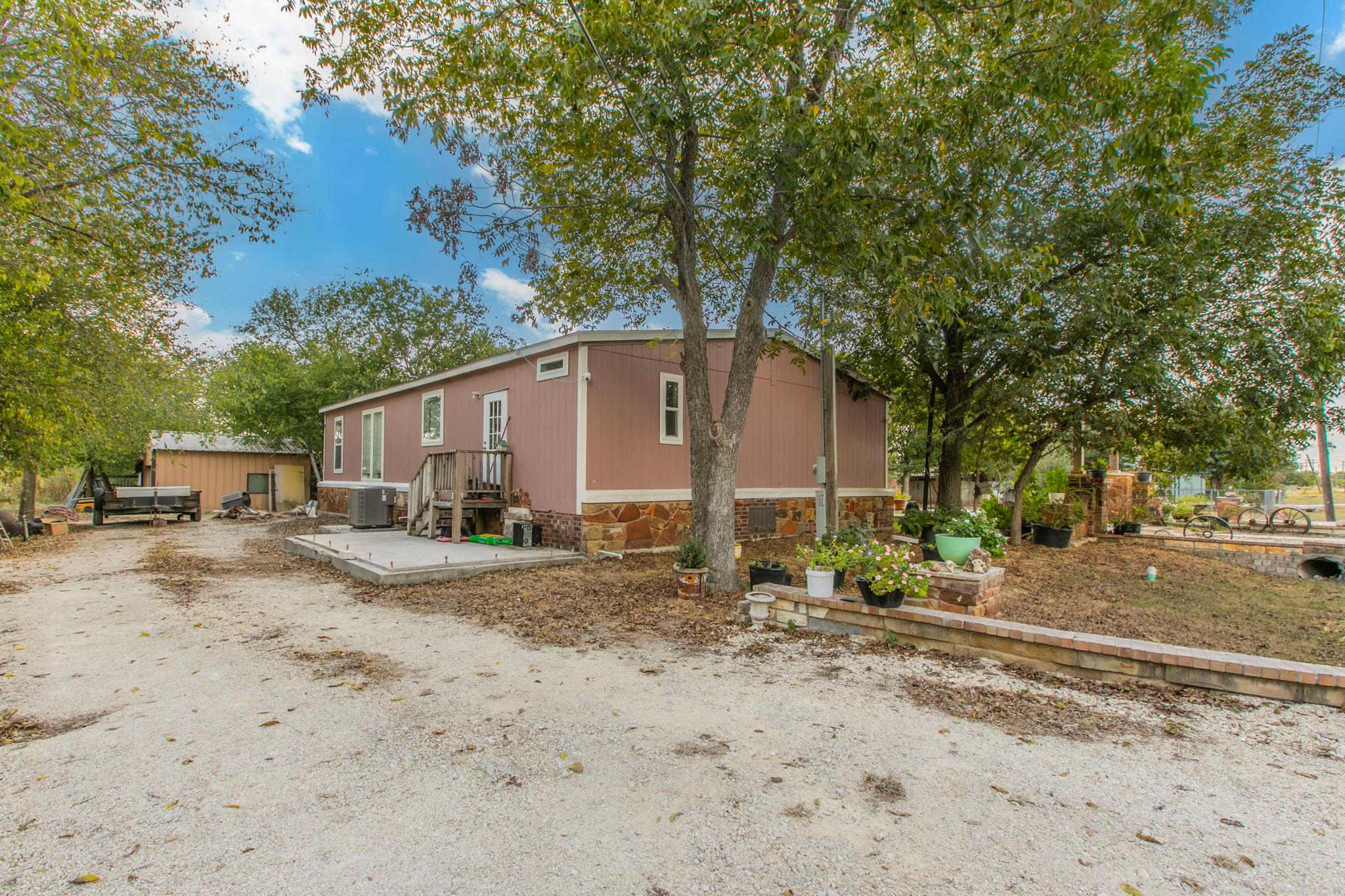 329 W Brook St, Bartlett, TX 76511