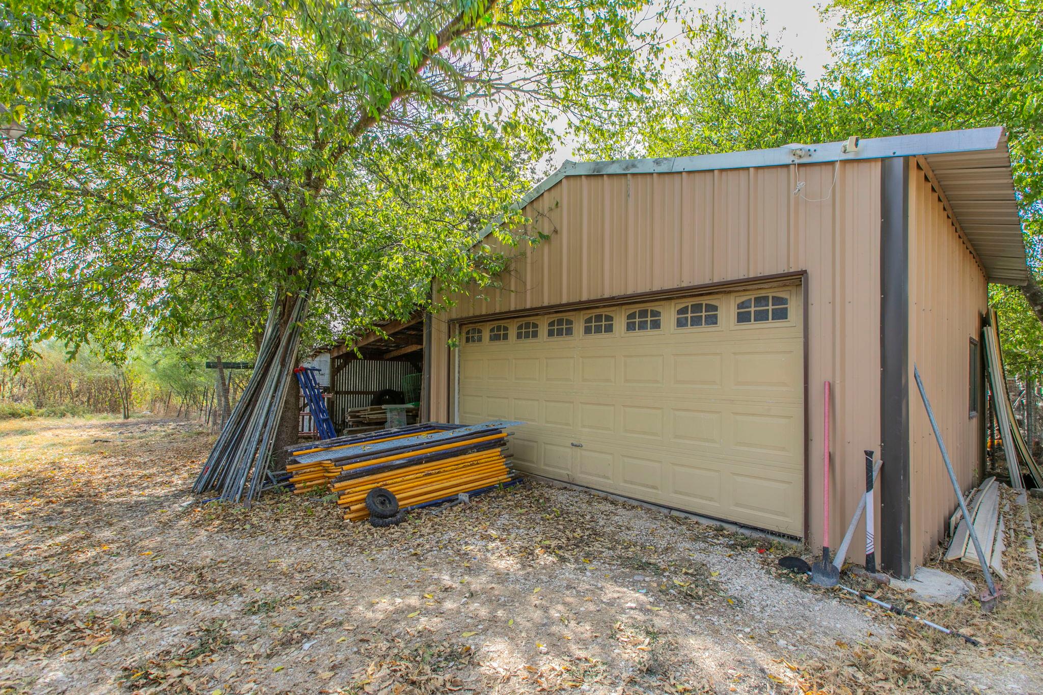 329 W Brook St, Bartlett, TX 76511