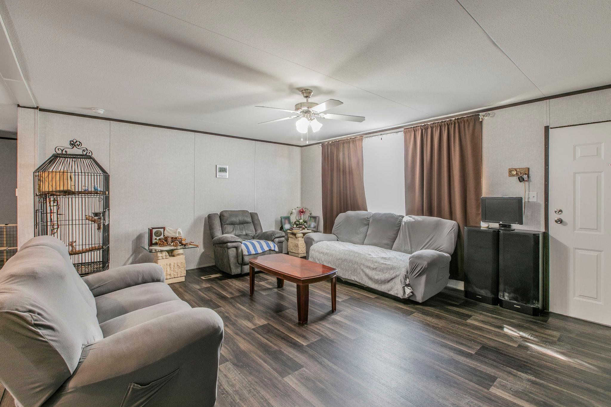 329 W Brook St, Bartlett, TX 76511