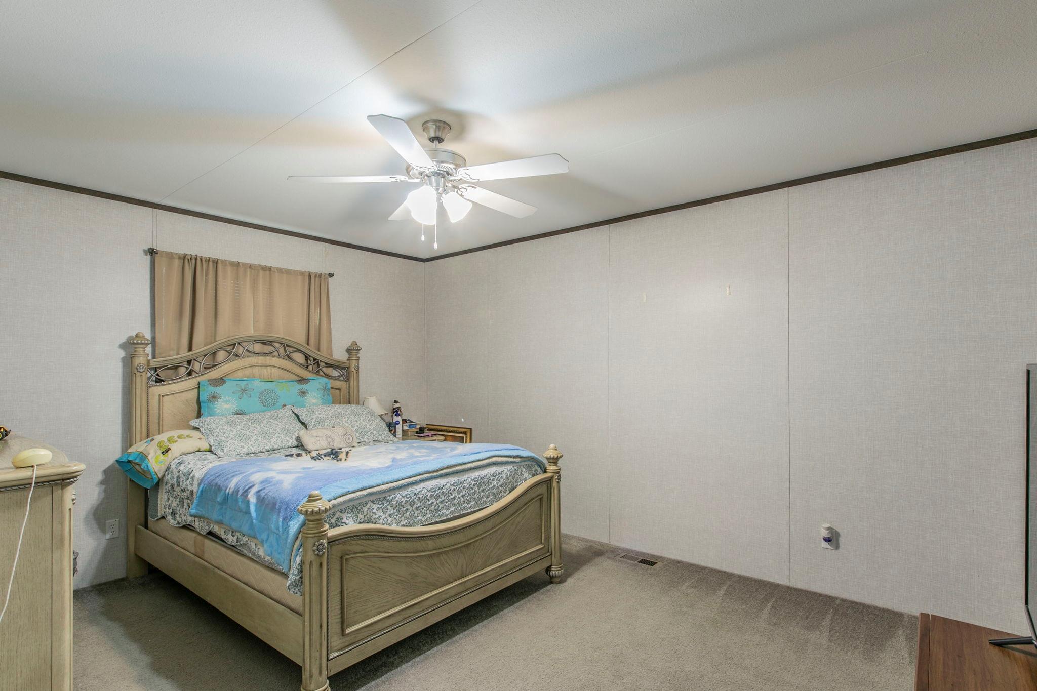 329 W Brook St, Bartlett, TX 76511