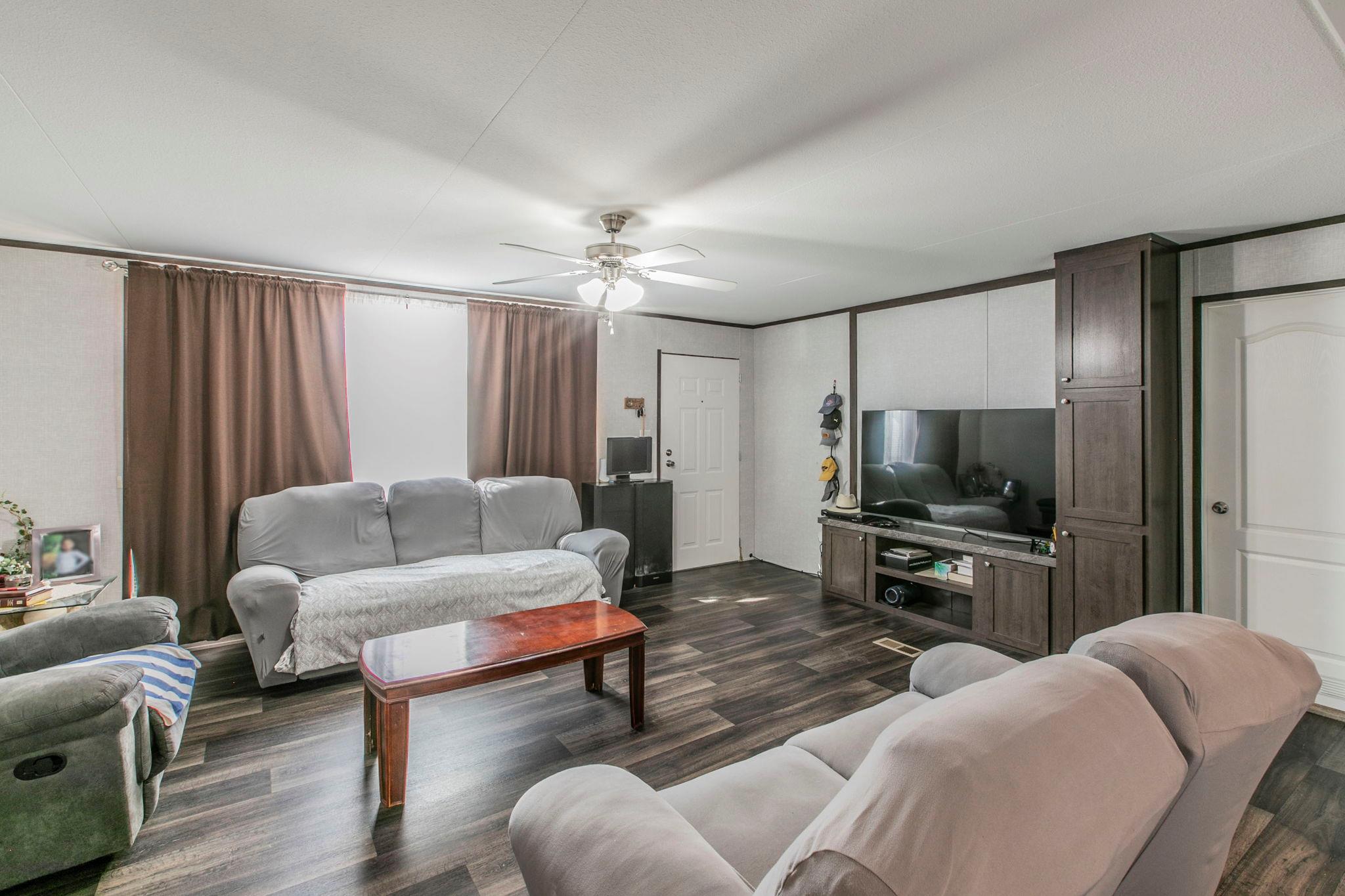 329 W Brook St, Bartlett, TX 76511