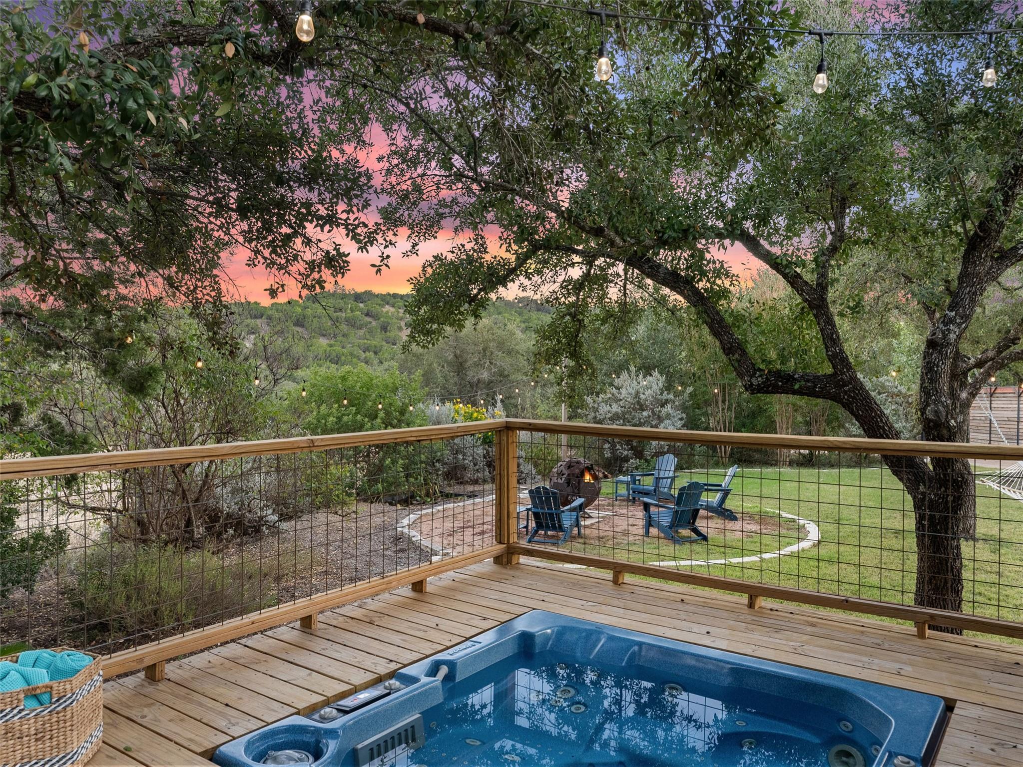 3500 R O Dr, Spicewood, TX 78669