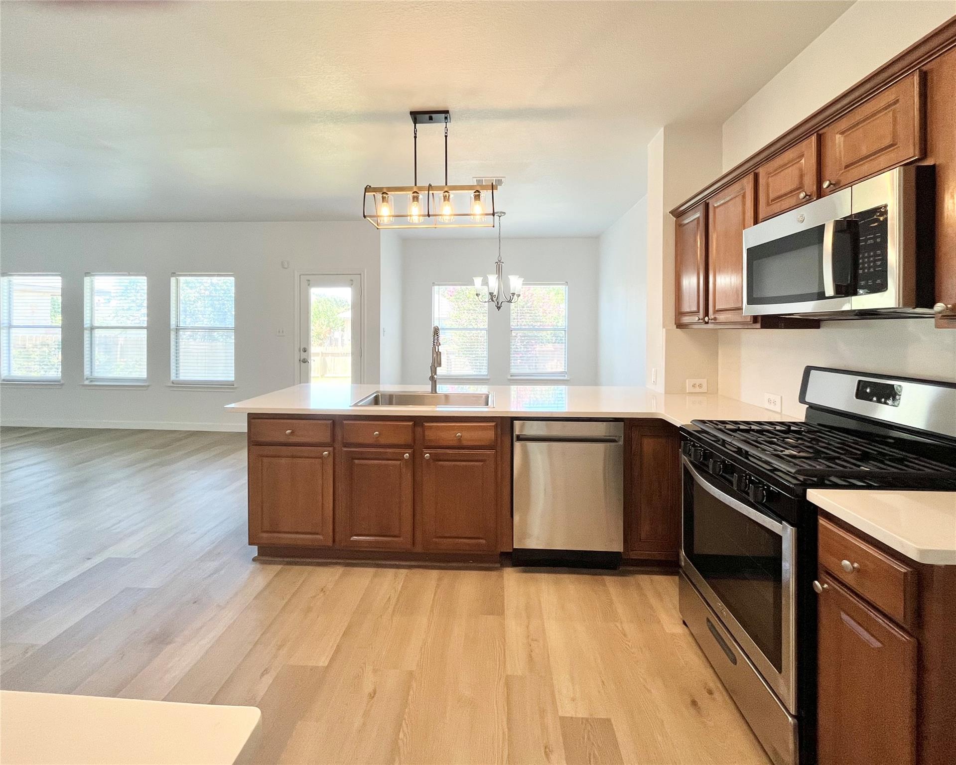 282 Black Cap Run, Buda, TX 78610